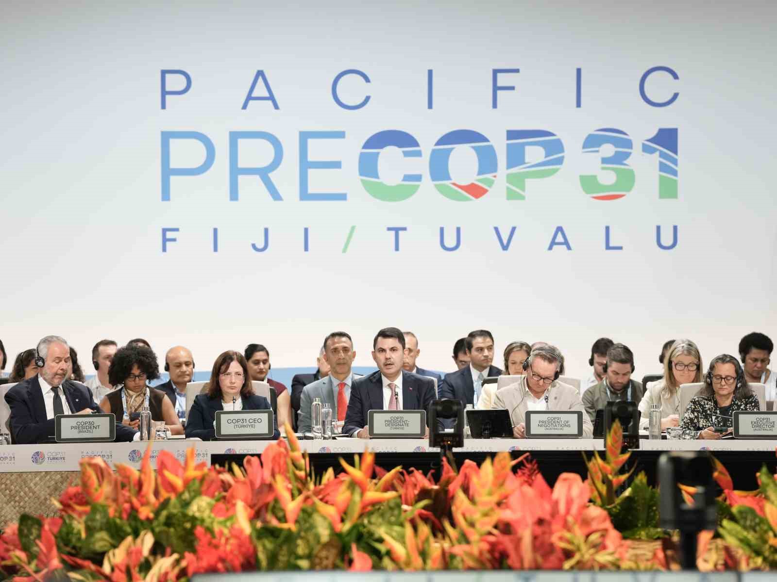 TÜRKİYE'NİN EV SAHİPLİĞİNDE ANTALYA'DA DÜZENLENECEK BİRLEŞMİŞ MİLLETLER İKLİM DEĞİŞİKLİĞİ ÇERÇEVE SÖZLEŞMESİ (UNFCCC) 31. TARAFLAR KONFERANSI (COP31) ÖNCESİNDE PASİFİK ADA ÜLKESİ FİJİ'DE PRE-COP AÇILIŞ OTURUMU GERÇEKLEŞTİRİLDİ.