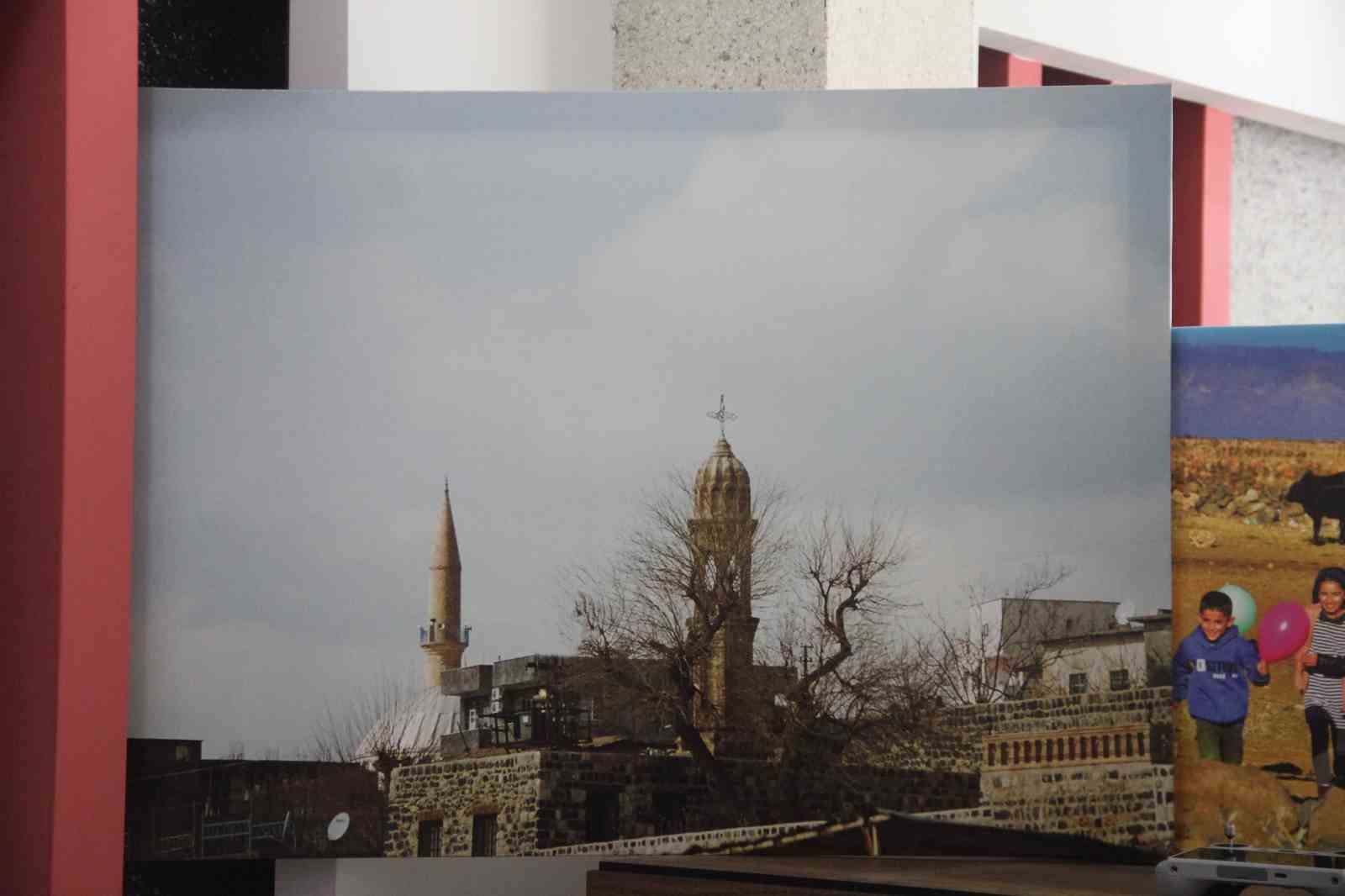 ŞIRNAKLI FOTOĞRAF SANATÇISI MECİT ÇEVRİM, FOTOĞRAFÇILIĞIN 200 YILLIK SERÜVENİNDE SOSYAL MEDYANIN GENÇLERİN BU SANATA İLGİSİNİ ARTIRDIĞINI SÖYLEDİ.