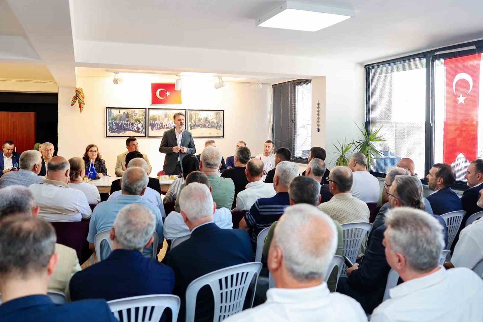 BURSA BÜYÜKŞEHİR BELEDİYESİ BAŞKAN VEKİLİ ŞAHİN BİBA, İLÇE ZİYARETLERİ KAPSAMINDA TEMASLARDA BULUNDUĞU MUDANYA’DA, KENTİN HER NOKTASINA EŞİT HİZMET GÖTÜRME GAYRETİNDE OLDUKLARINI VURGULADI.