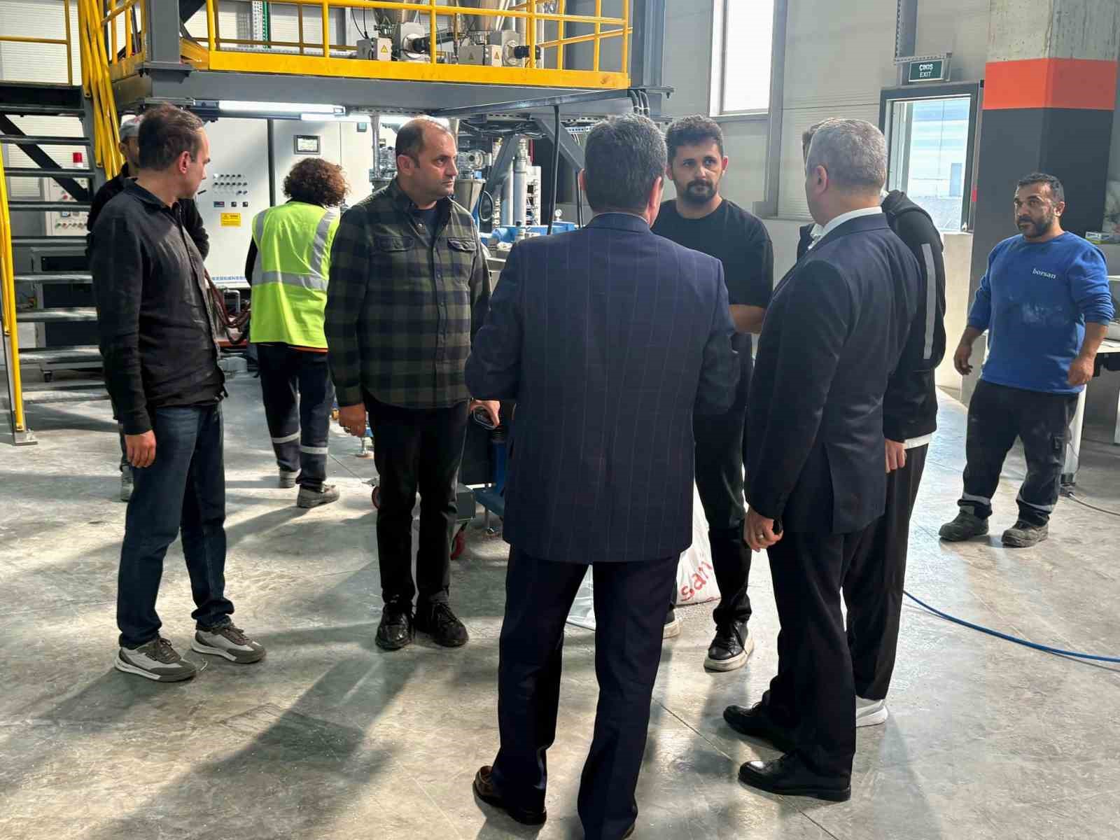 SAMSUN VALİSİ ORHAN TAVLI, SAMSUN TEKNOLOJİ ORGANİZE SANAYİ BÖLGESİ’Nİ (OSB) ZİYARET EDEREK ÜRETİME GEÇEN VE YAPIMI DEVAM EDEN FABRİKALAR İLE YÜRÜTÜLEN ÇALIŞMALAR HAKKINDA BİLGİ ALDI.