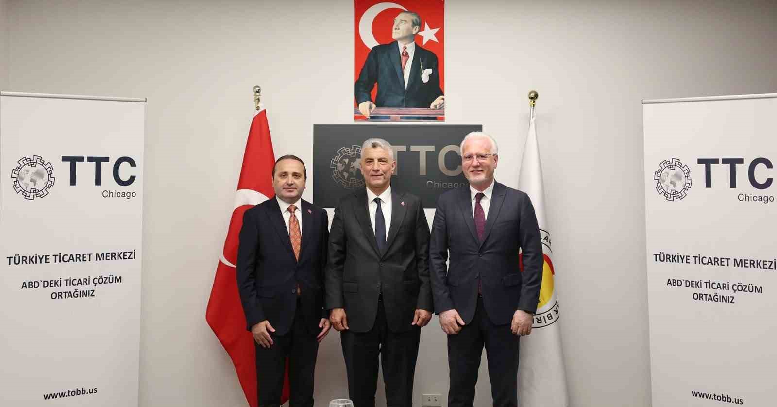 TİCARET BAKANI BOLAT, G20 TOPLANTILARI ÜZERİNE ABD'NİN CHİCAGO KENTİNDE, BERABERİNDEKİLERLE TÜRKİYE ODALAR VE BORSALAR BİRLİĞİ (TOBB) TARAFINDAN TİCARET BAKANLIĞININ DESTEKLERİYLE İŞLETİLEN TOBB TÜRK TİCARET MERKEZİ'Nİ (TOBB TTM) ZİYARET ETTİ.