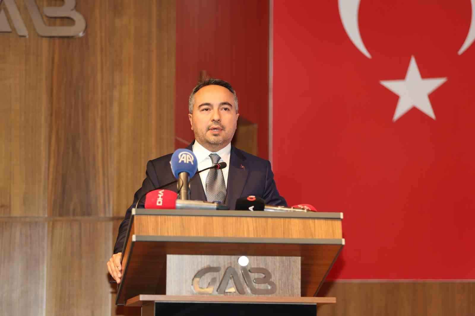ÇEVRE, ŞEHİRCİLİK VE İKLİM DEĞİŞİKLİĞİ BAKAN YARDIMCISI VE COP31 OPERASYON YÖNETİMİ BAŞ YÖNETİCİSİ (COO) BURAK DEMİRALP KONUŞMA YAPTI.