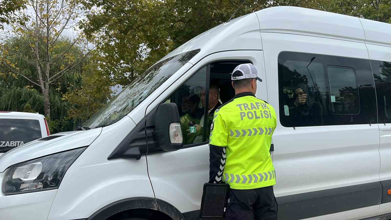 OKUL BÖLGESİNDE GÖREVLENDİRİLEN EKİPLER TARAFINDAN DENETMELER YAPILDI