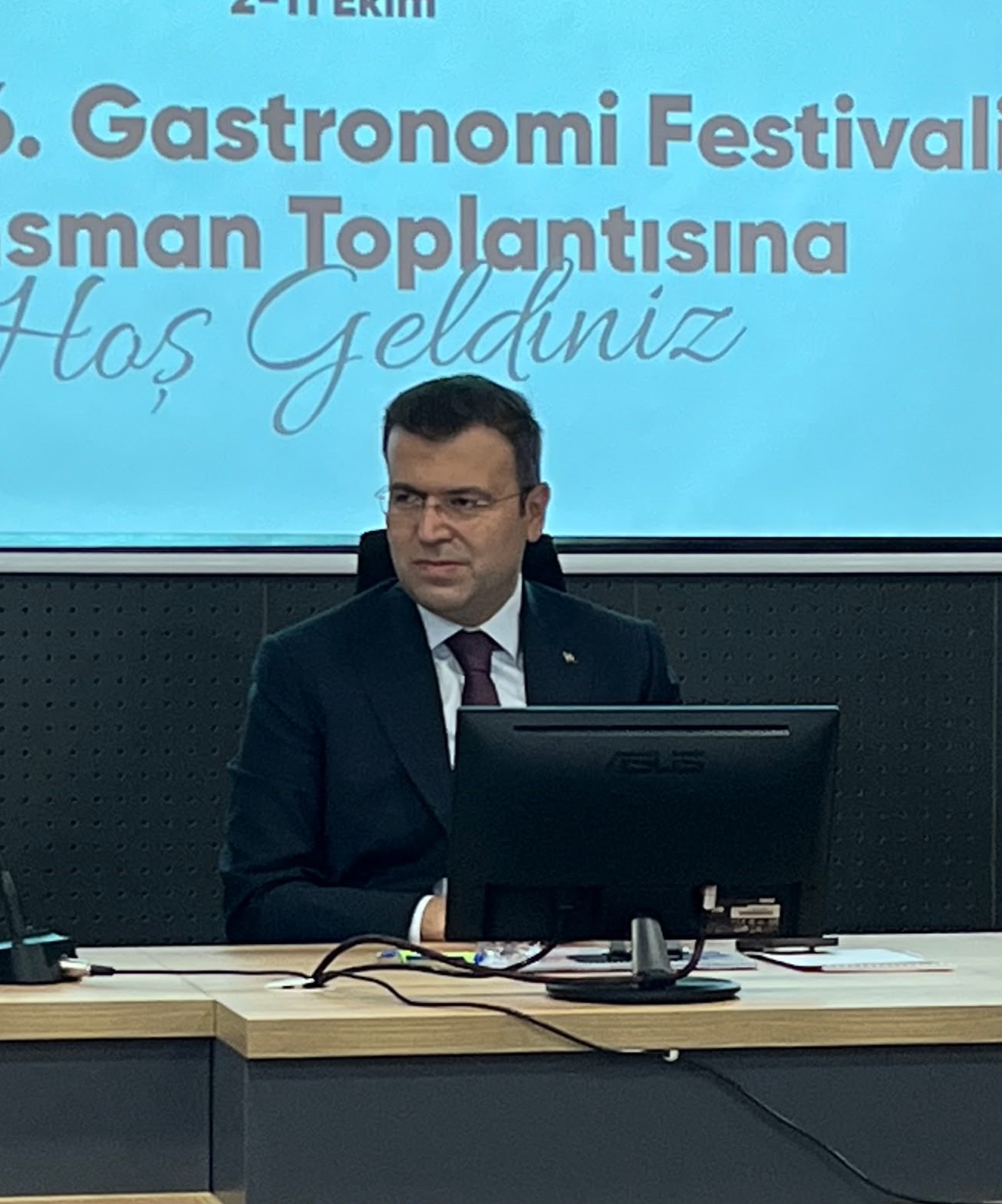 VALİ NEDİM AKMEŞE KONUŞTU.