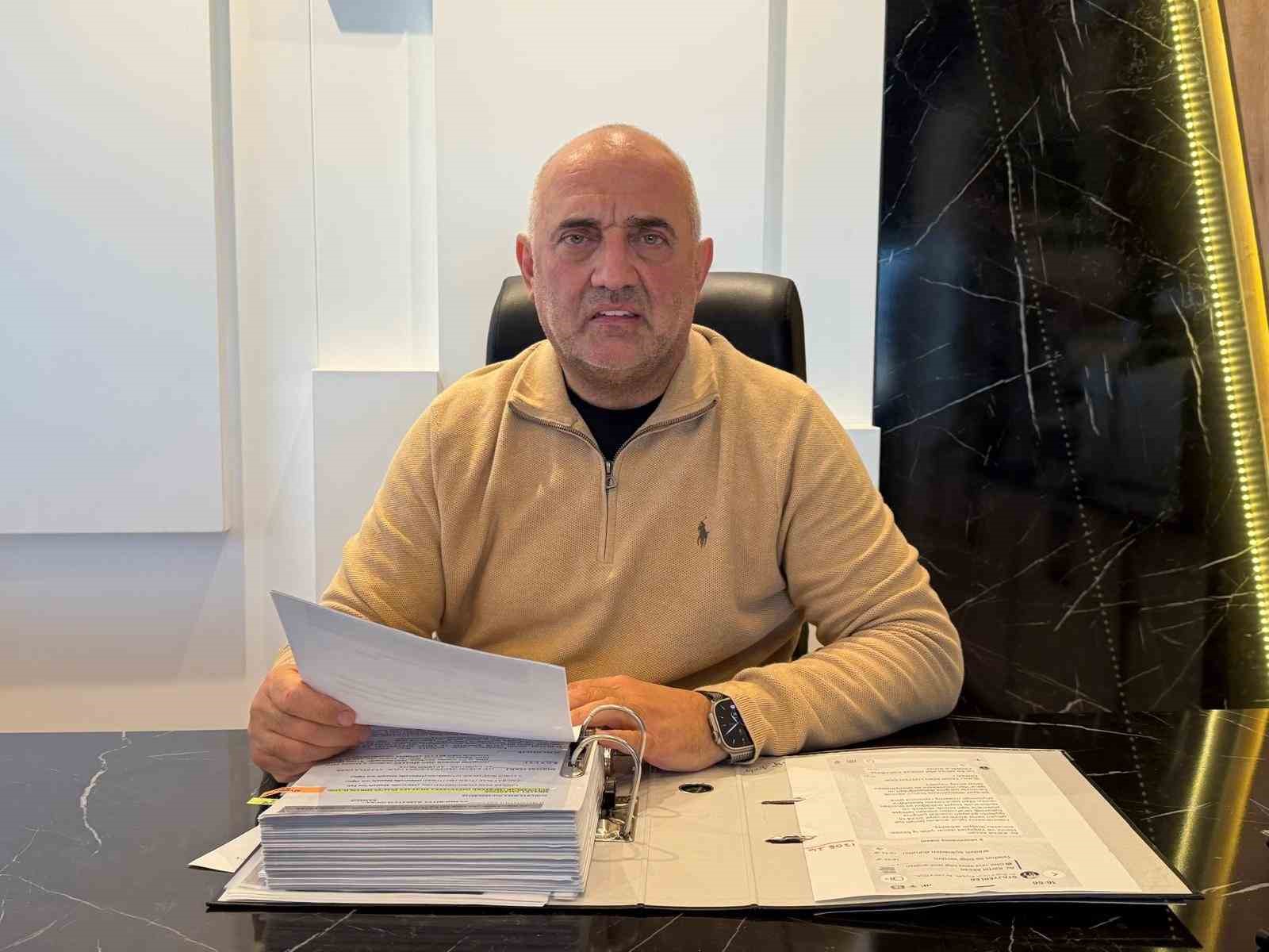 İNANÇ AİLESİNİN AVUKATI KARTAL AKCAN, KAZANIN MEYDANA GELDİĞİ POTA OCAĞI DÖKÜM KANALINDAKİ SU GİDERLERİNİN TIKALI OLDUĞUNUN İŞ GÜVENLİĞİ UZMANI TARAFINDAN TESPİT EDİLEREK GEREKLİ UYARILARIN YAPILMASINA RAĞMEN GEREKLİ GÜVENLİK TEDBİRLERİNİN ALINMADIĞINI İLERİ SÜRDÜ.