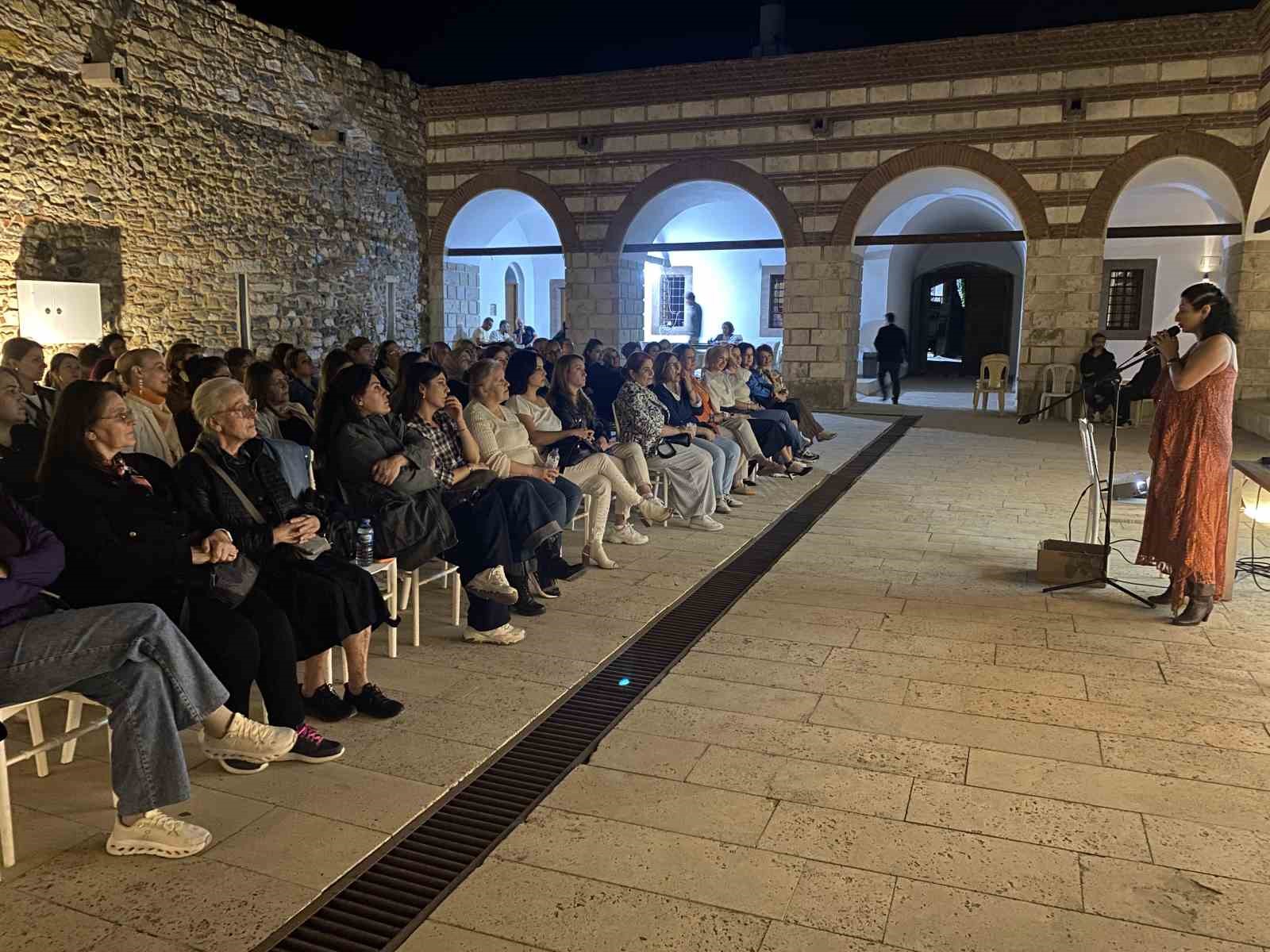 ALAŞEHİR’İN ANTİK ÇAĞLARDAN GÜNÜMÜZE UZANAN KADIN FİGÜRLERİ, MİTOLOJİ, İNANÇ, KÜLTÜREL MİRAS VE TOPLUMSAL BELLEK ÇERÇEVESİNDE DÜZENLENEN "ALAŞEHİR’İN KADİM KADINLARI-KENTİN DİŞİL BELLEĞİNE YOLCULUK" SEMİNERİNDE ELE ALINDI.
