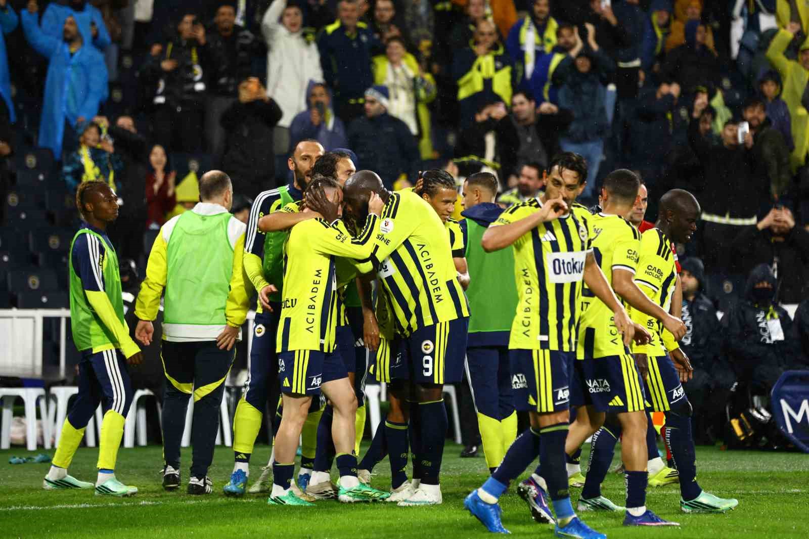 TRENDYOL SÜPER LİG’İN 8. HAFTASINDA FENERBAHÇE EVİNDE KARŞILAŞTIĞI CORENDON ALANYASPOR'U 3-0 MAĞLUP ETTİ.