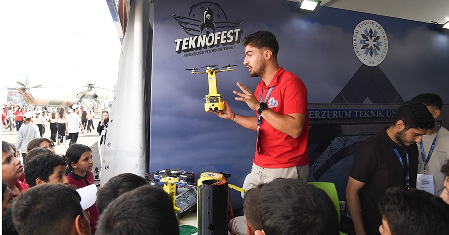 ERZURUM TEKNİK ÜNİVERSİTESİ (ETÜ), 30 EYLÜL-4 EKİM 2026 TARİHLERİNDE DÜZENLENEN TEKNOFEST GÜNEYDOĞU 2026’DA MUCİTPARK STEM UYGULAMA VE ARAŞTIRMA MERKEZİ İLE TEKNOLOJİ TAKIMLARININ ÇALIŞMALARIYLA YERİNİ ALDI.