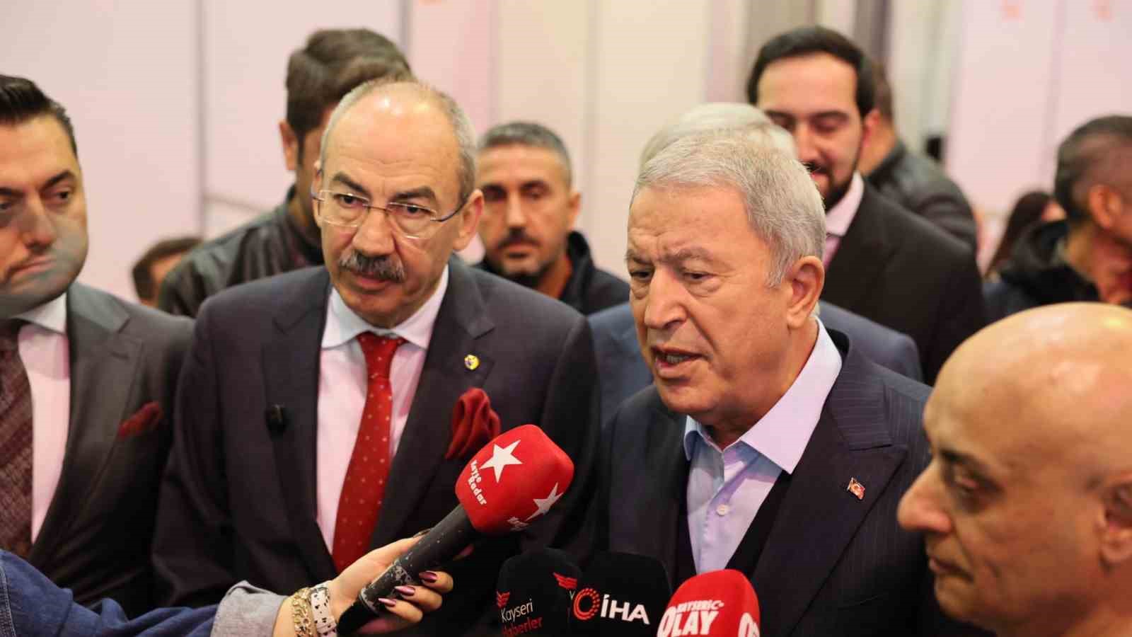 KAYSERİ TİCARET ODASI'NIN (KTO) ORGAN SEÇİMLERİ BAŞLARKEN, ONLARCA ÜYE OY KULLANMAK İÇİN ALANA GELDİ. KTO BAŞKANI VE BAŞKAN ADAYI ÖMER GÜLSOY SEÇİMLE İLGİLİ, "TAM GAZ ÇALIŞMAYA ÖNÜMÜZDEKİ DÖNEMDE DE DEVAM EDECEĞİZ" DERKEN, DİĞER BAŞKAN ADAYI ALİ ALKAN İSE, "DEMOKRASİ ŞÖLENİ YAŞIYORUZ" İFADELERİNİ KULLANDI.