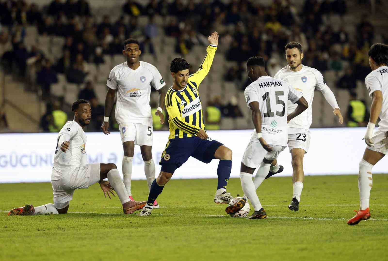 FENERBAHÇE, AZERBAYCAN'DA OYNADIĞI HAZIRLIK MAÇINDA TURAN TOVUZ'U 2-0 MAĞLUP ETTİ.