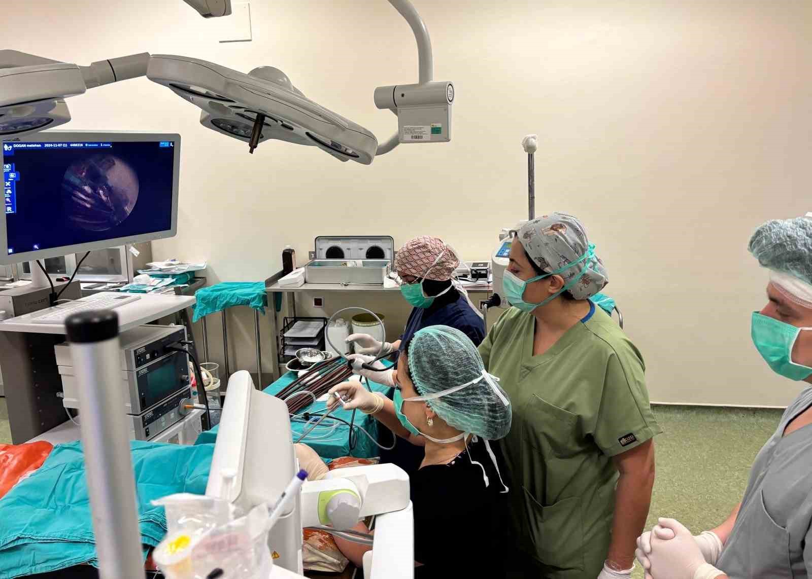 ESKİŞEHİR OSMANGAZİ ÜNİVERSİTESİ (ESOGÜ) TIP FAKÜLTESİ ÇOCUK CERRAHİSİ ANA BİLİM DALI VE ÇOCUK ÜROLOJİSİ BİLİM DALI TARAFINDAN ÇOCUK SAĞLIĞI ALANINDAKİ DÜNYA STANDARTLARINDA BİR TEKNOLOJİK ALTYAPI ESOGÜ HASTANESİ’NE KAZANDIRILDI.