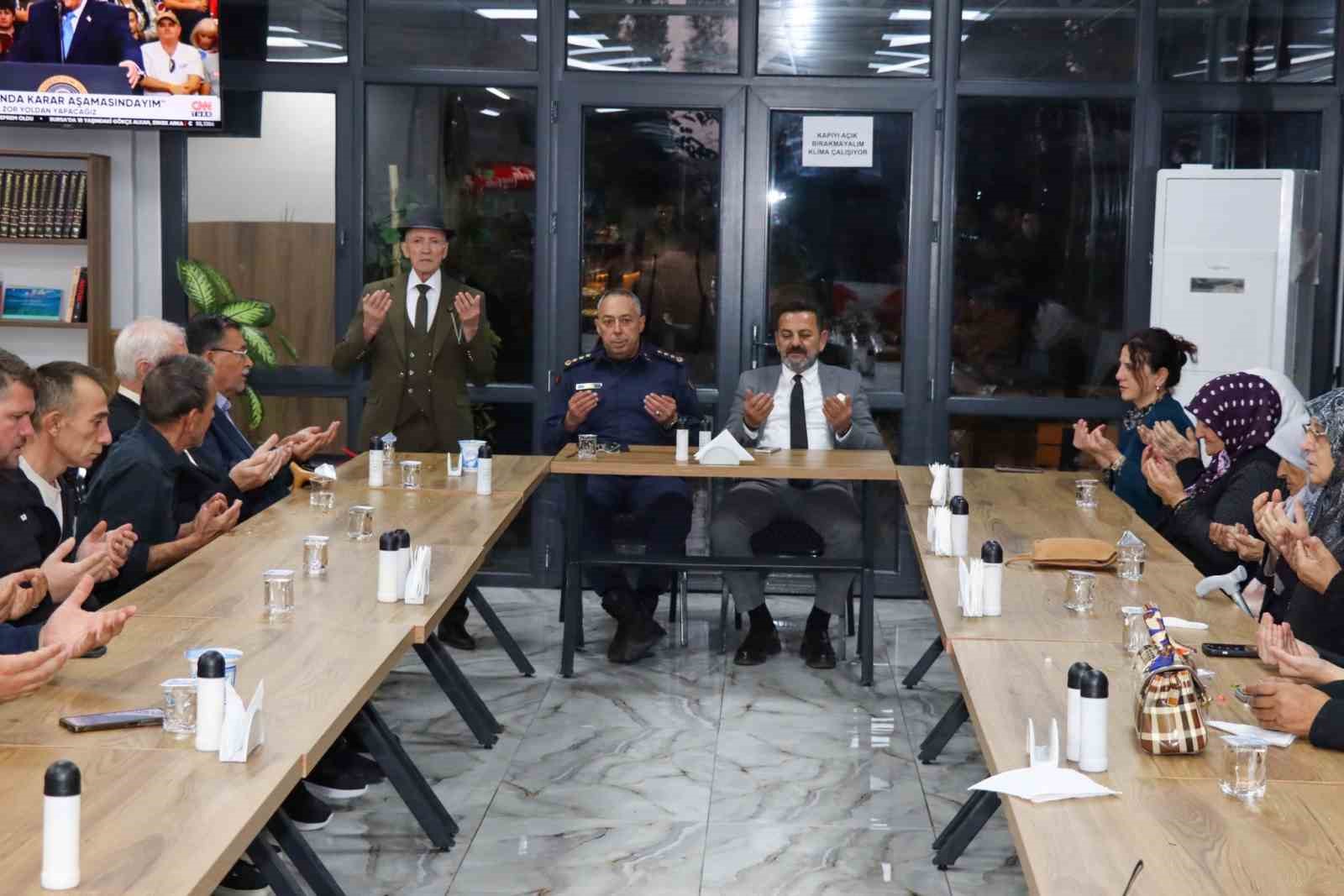BİLECİK’TE HUZUREVİ SAKİNLERİ JANDARMADA AĞIRLANDI