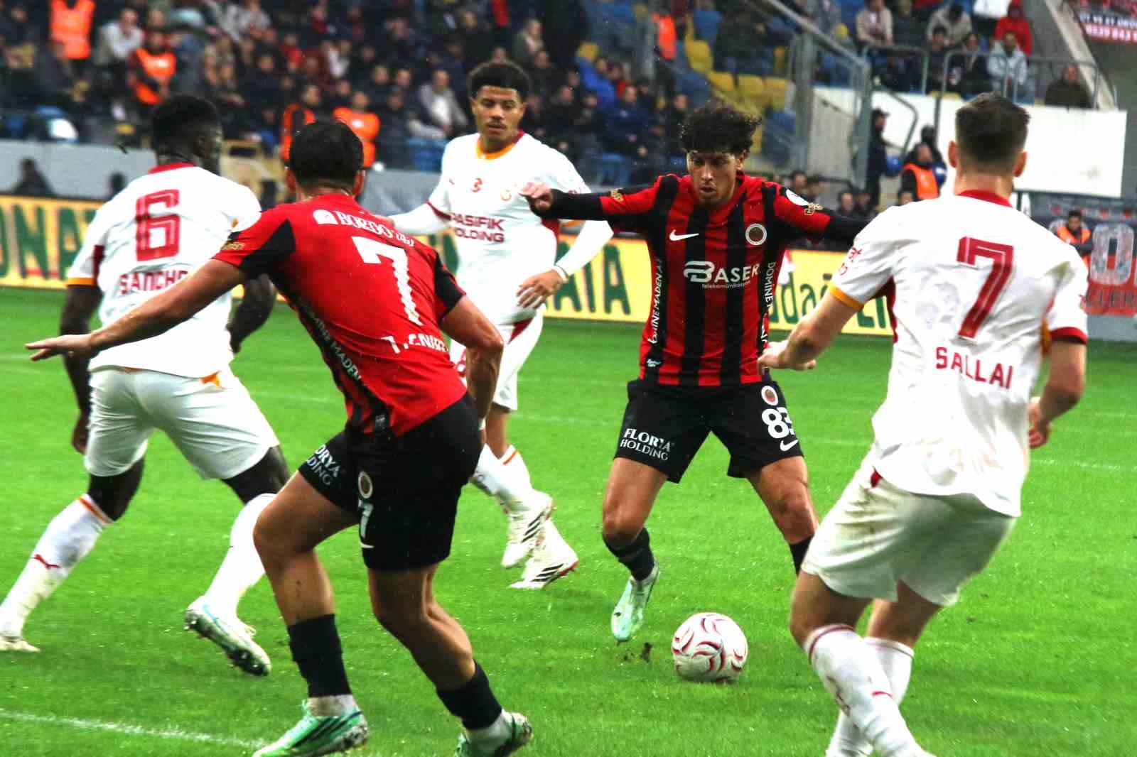 TRENDYOL SÜPER LİG'İN 8. HAFTASINDA GENÇLERBİRLİĞİ, GALATASARAY'I AĞIRLIYOR. MÜSABAKANIN İLK YARISI 0-0'LIK BERABERLİKLE TAMAMLANDI.