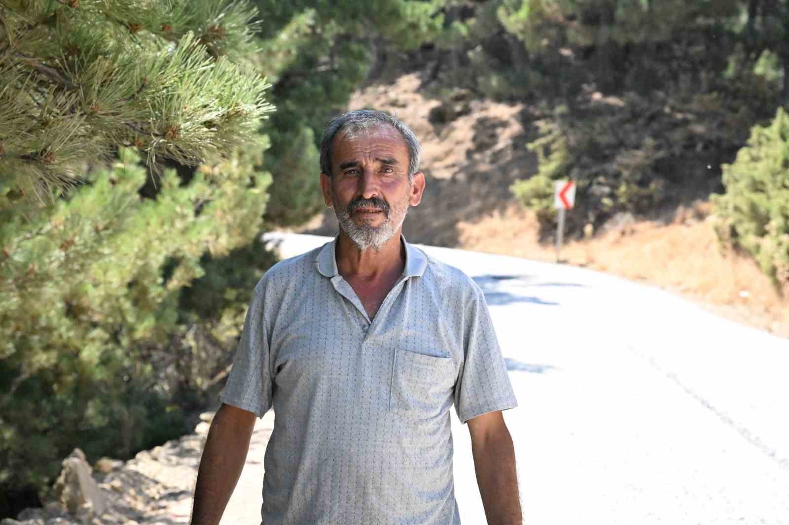 AYVACIK MAHALLE MUHTARI ADEM ALKAN DA MAHALLE YOLUNDA GERÇEKLEŞTİRİLEN ÇALIŞMADAN DUYDUĞU MEMNUNİYETİ DİLE GETİRDİ.