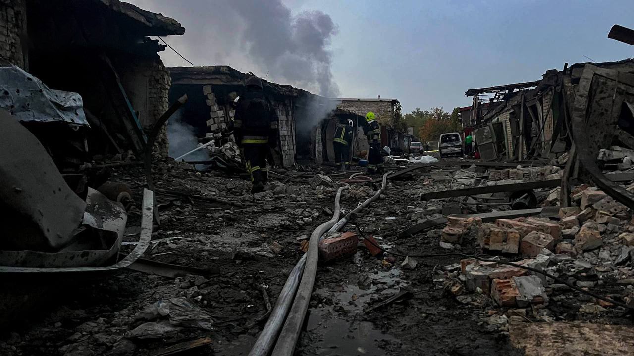 RUS GÜÇLERİNİN UKRAYNA’NIN BAŞKENTİ KİEV VE ÇEVRESİNE DÜZENLEDİĞİ SALDIRIDA 3 KİŞİ HAYATINI KAYBEDERKEN, 7 KİŞİ YARALANDI.