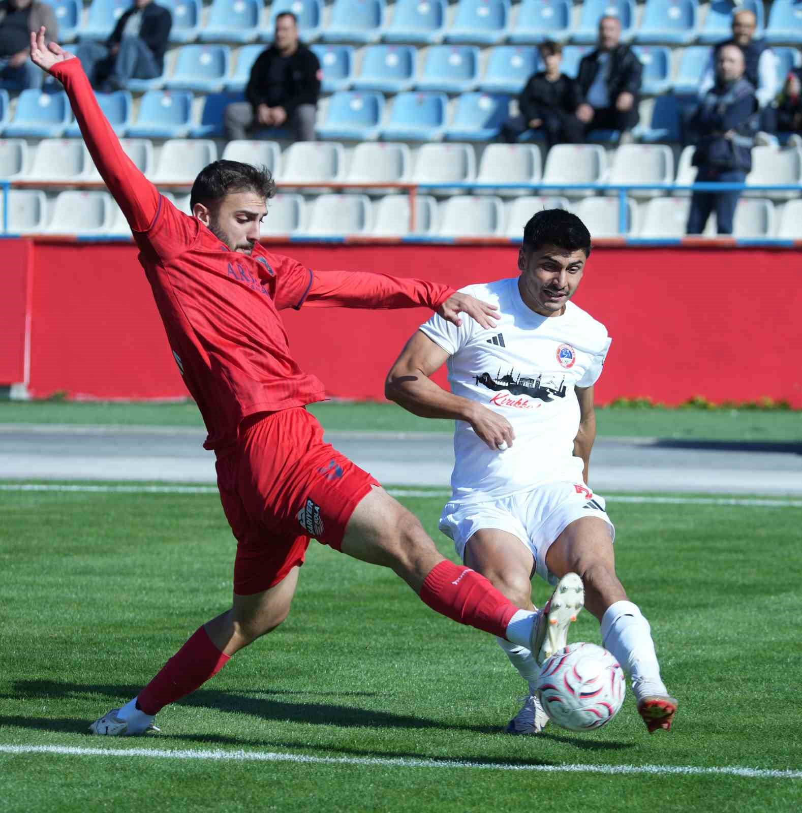 TFF 3. LİG 3. GRUP'TA MÜCADELE EDEN KIRIKKALE FK, SAHASINDA YENİ MERSİN İDMANYURDU'NU 3-0 MAĞLUP EDEREK SEZONUN İLK GALİBİYETİNİ ALDI.