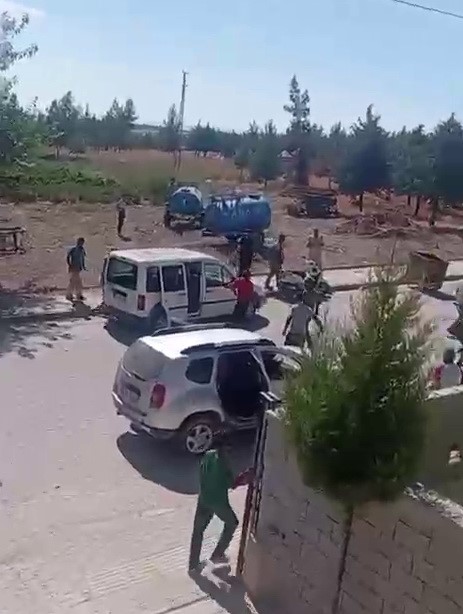 ADIYAMAN’IN SAMSAT İLÇESİNDE İKİ GRUP ARASINDA ÇIKAN KAVGAYA POLİS EKİPLERİ MÜDAHALE ETTİ.