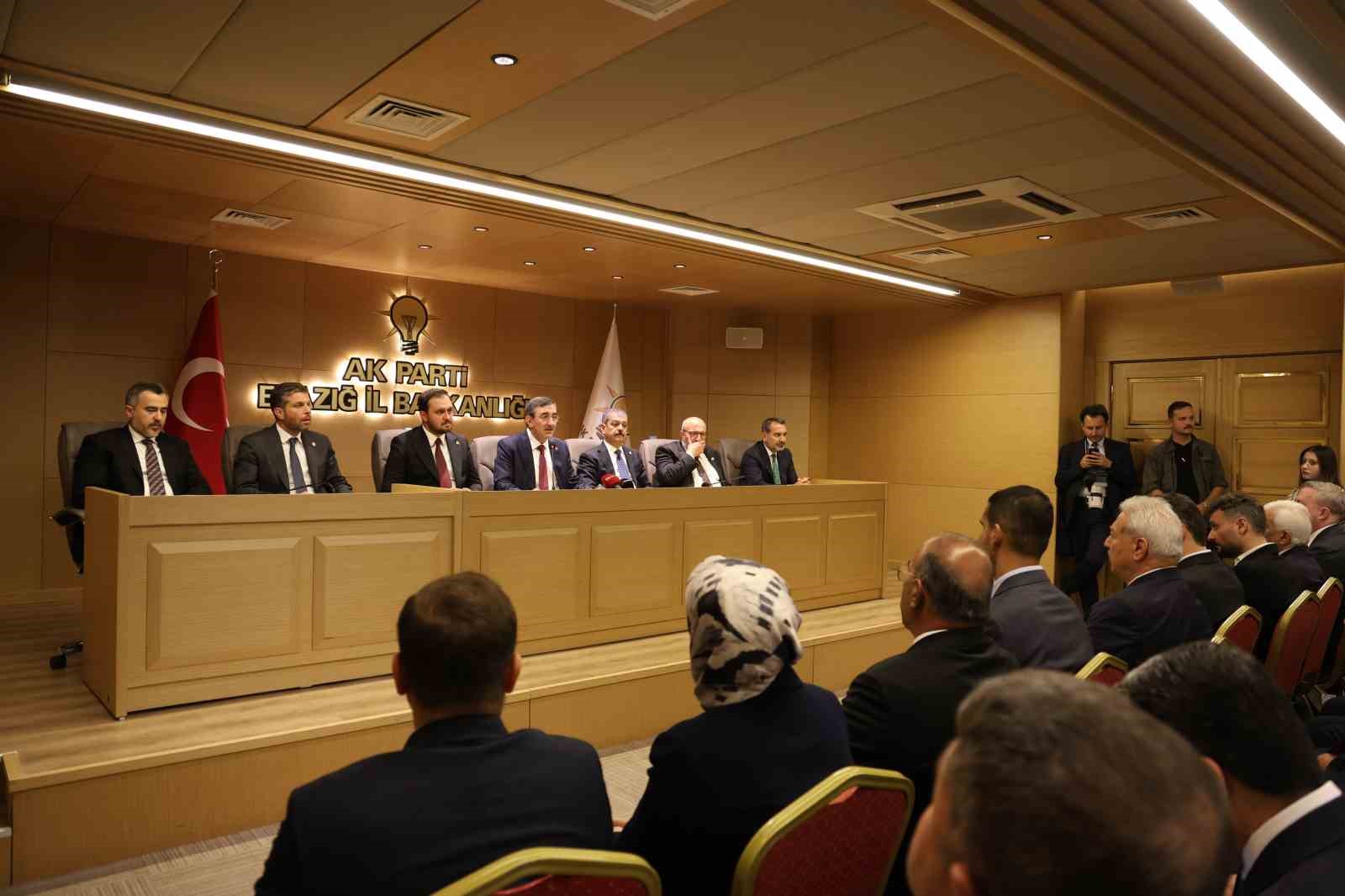 CUMHURBAŞKANI YARDIMCISI YILMAZ: “ NETANYAHU HÜKÜMETİNİN TÜRKİYE CUMHURİYETİ'NE LAF SÖYLEMESİNİN HİÇBİR KIYMETİHARBİYESİ YOKTUR"