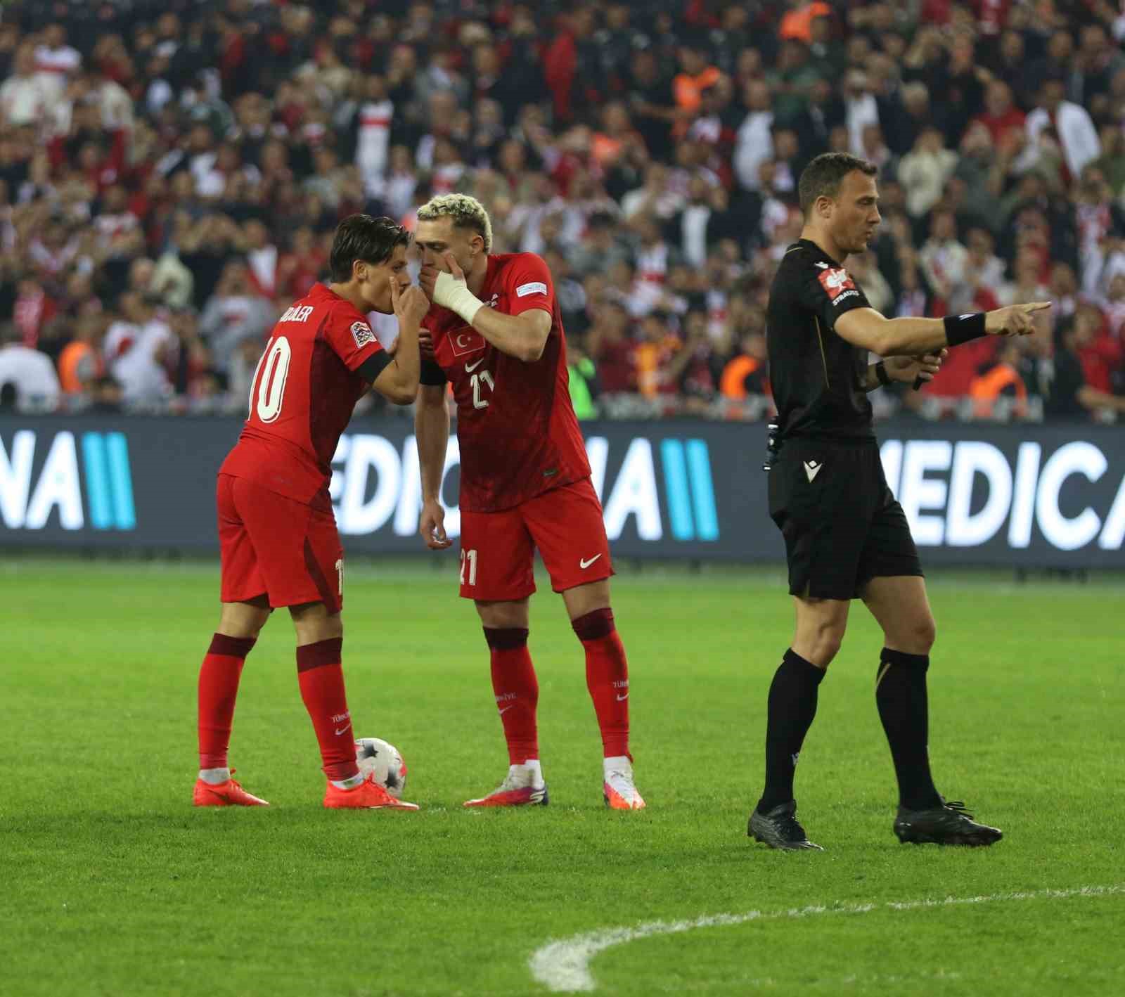 TÜRKİYE A MİLLİ FUTBOL TAKIMI, UEFA ULUSLAR A LİGİ 1. GRUP İLK MAÇINDA KOCAELİ'NDE FRANSA'YA 1-0 MAĞLUP OLDU.