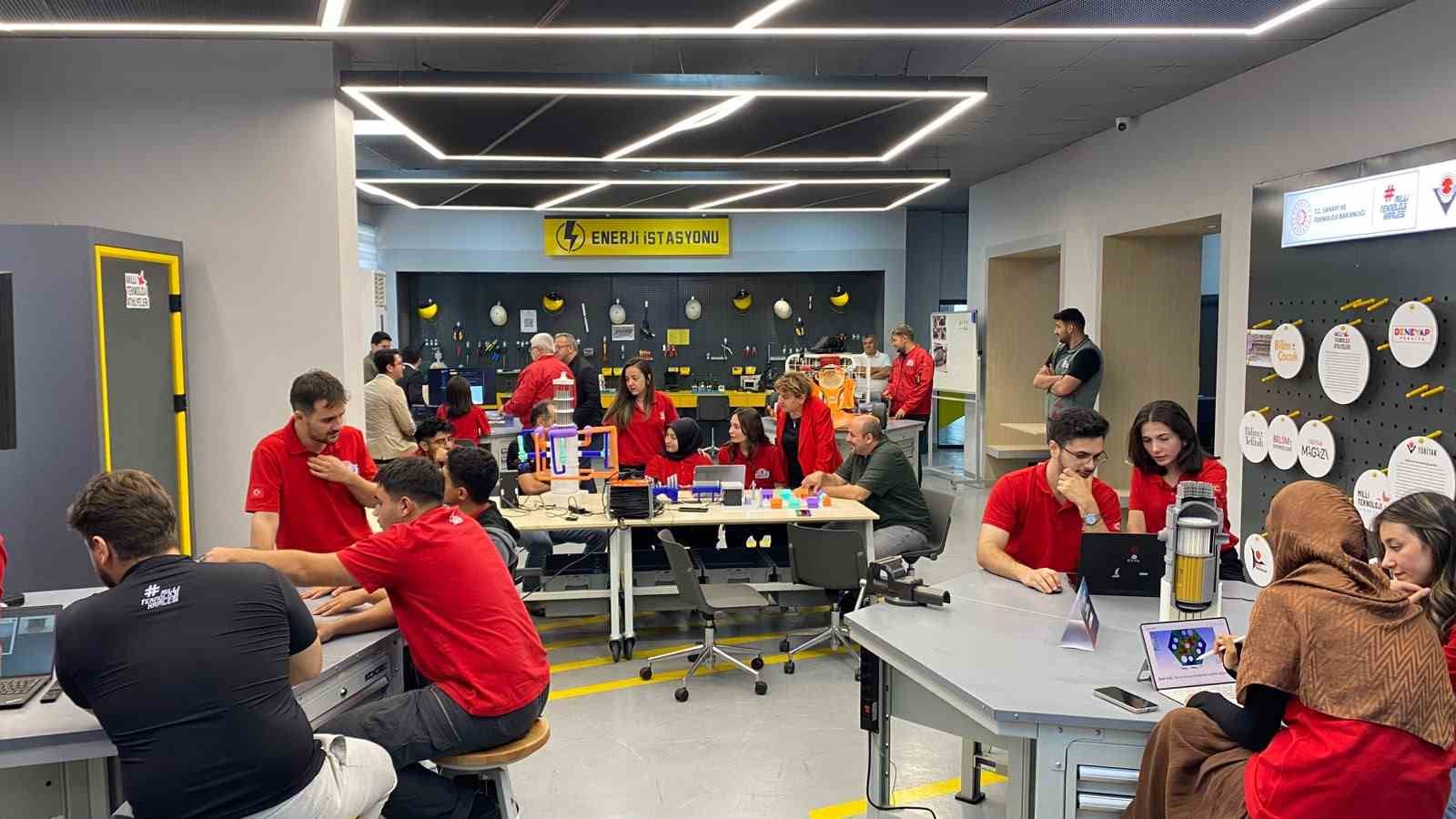 TÜRKİYE’NİN EN BÜYÜK BİLİM VE TEKNOLOJİ ORGANİZASYONLARINDAN TEKNOFEST’TE SİNOP ÜNİVERSİTESİ, NÜKLEER ENERJİ TEKNOLOJİLERİ ALANINDA GELİŞTİRDİĞİ PROJELERLE ÖNEMLİ BAŞARILARA İMZA ATTI.