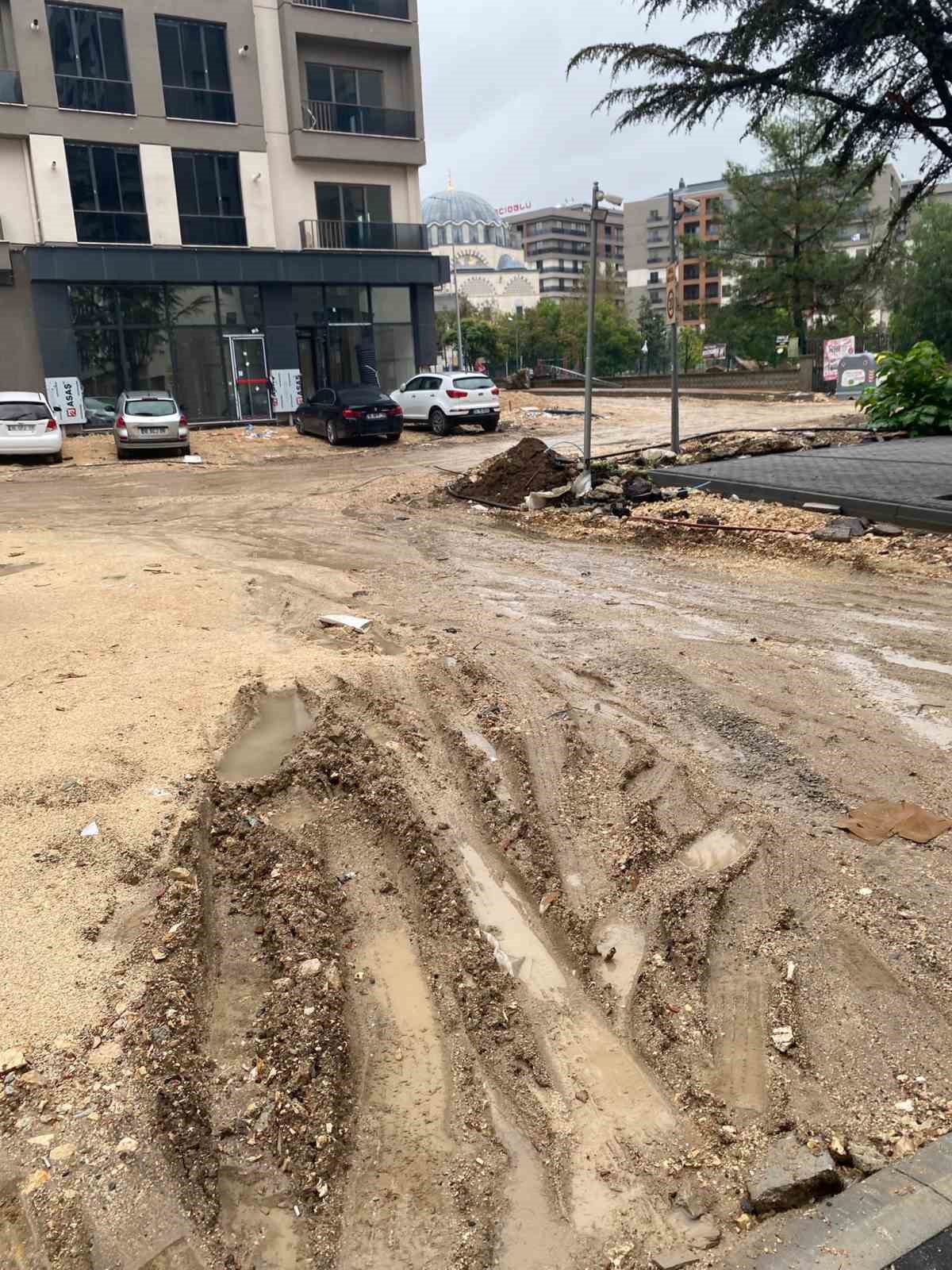 1050 KONUTLAR’DA 1.400 DAİRE TESLİM EDİLDİ: 5 BİN HANENİN YAŞAYACAĞI BÖLGEDE ALTYAPI ÇAĞRISI