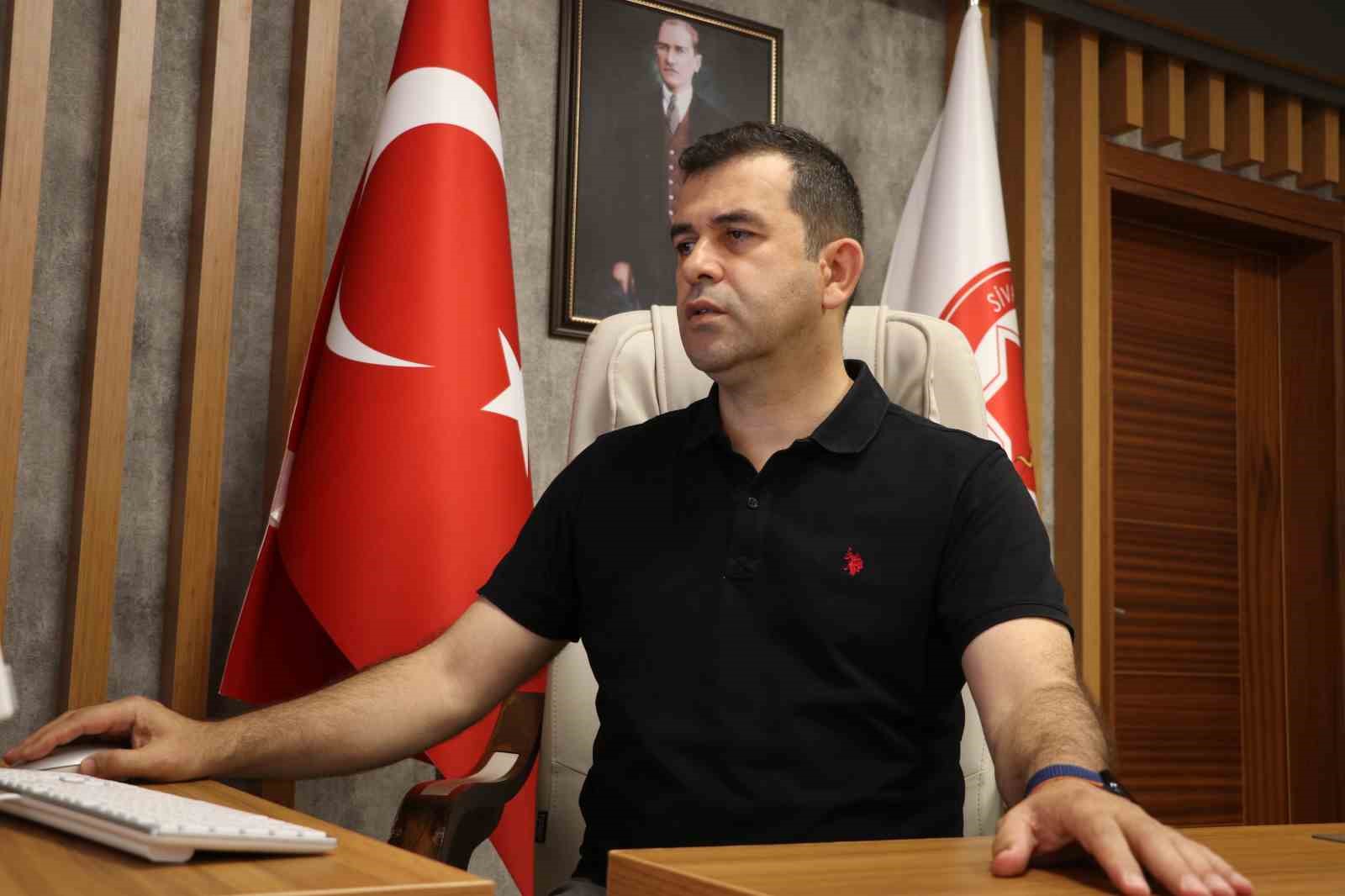 SİVAS CUMHURİYET ÜNİVERSİTESİ VETERİNER FAKÜLTESİ DEKANI PROF. DR. BARIŞ ATALAY USLU
