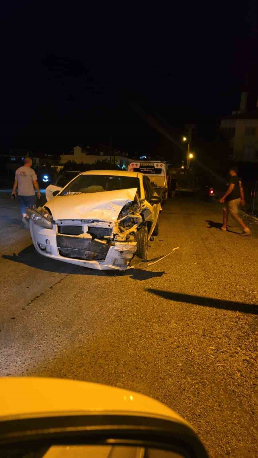 MİLAS’TAKİ KAZADA ÜÇ ARAÇTA MADDİ HASAR OLUŞTU
