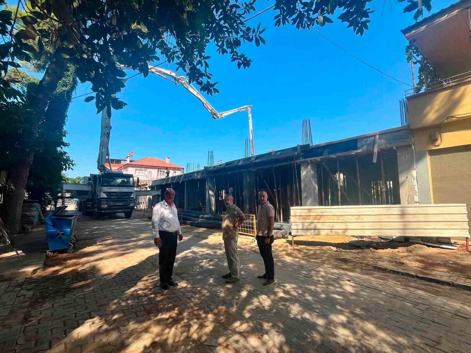 AYDIN’IN SULTANHİSAR İLÇESİNDE BELEDİYE TARAFINDAN ATÇA 154 SOKAK’TA HAYATA GEÇİRİLEN KONUT VE İŞ YERİ PROJESİNDE İNŞAAT ÇALIŞMALARI ARALIKSIZ DEVAM EDİYOR. KAT KARŞILIĞI İHALE MODELİYLE GERÇEKLEŞTİRİLEN PROJE KAPSAMINDA 12 DAİRE VE 2 İŞ YERİNİN İLÇEYE KAZANDIRILMASI PLANLANIYOR.