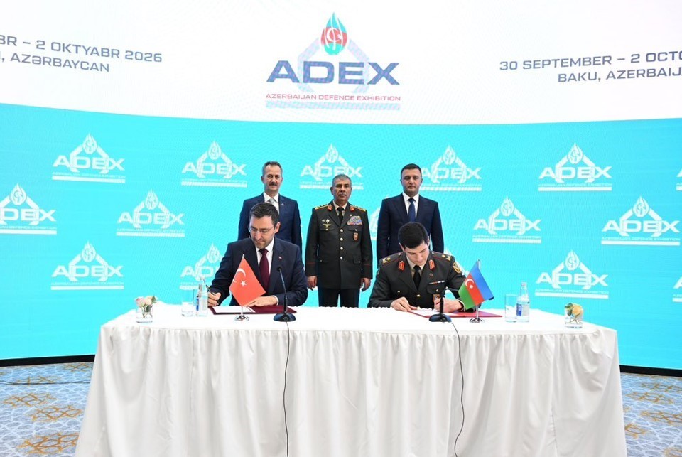 AZERBAYCAN’IN BAŞKENTİ BAKÜ’DE DÜZENLENEN ADEX 2026 KAPSAMINDA TÜRKİYE İLE AZERBAYCAN ARASINDA 500 MİLYON DOLARI AŞAN SAVUNMA SANAYİSİ ANLAŞMALARI İMZALANDI.