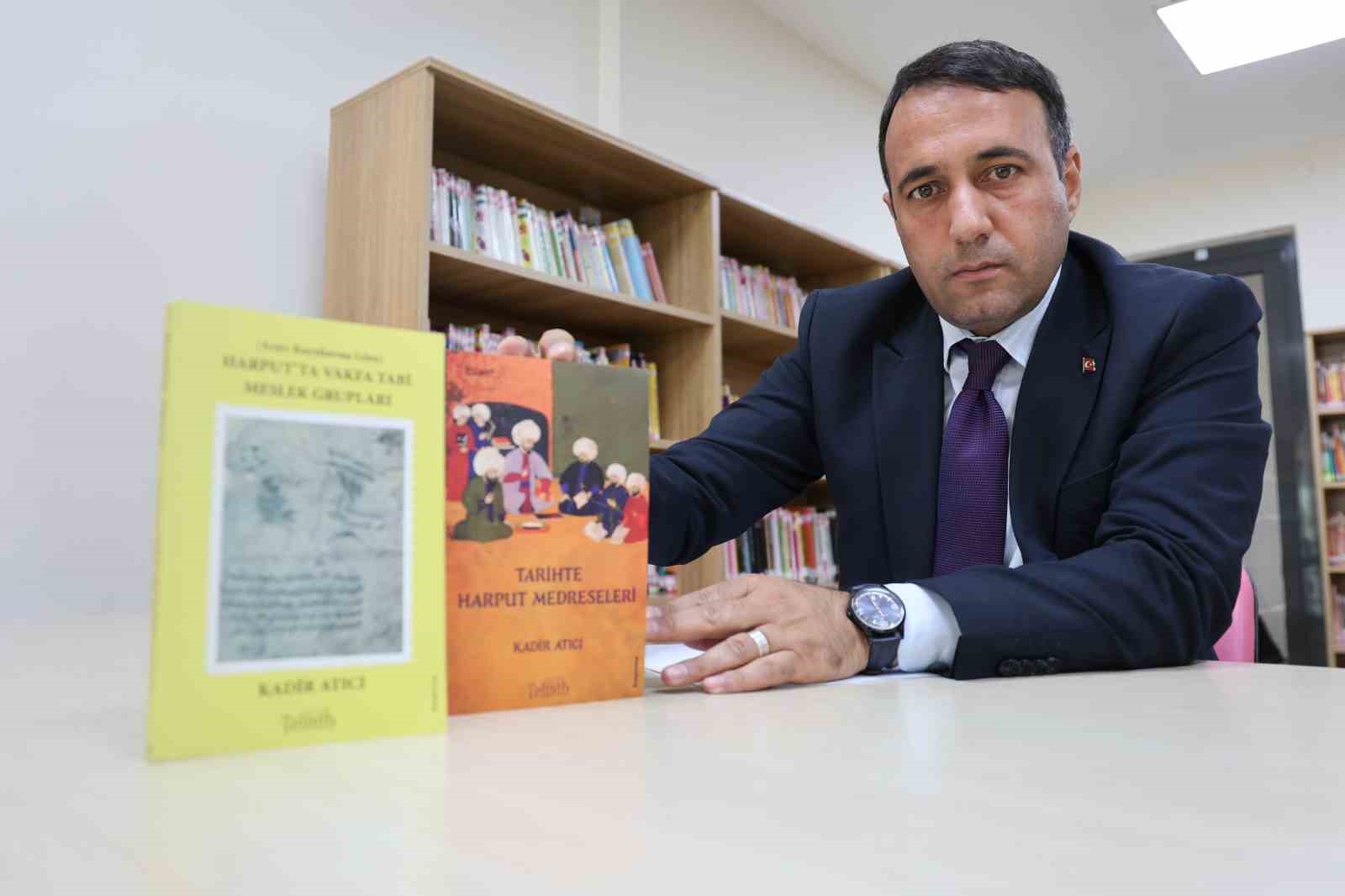 14 YILLIK SAHA TECRÜBESİYLE ELAZIĞ KÜLTÜR VE TURİZM İL MÜDÜRLÜĞÜ GÖREVİNİ YÜRÜTEN SANAT TARİHÇİSİ KADİR ATICI, KENTİN OSMANLI DÖNEMİNDEKİ DEVASA EĞİTİM MERKEZİ KİMLİĞİNİ BELGELEYEN “TARİHTE HARPUT MEDRESELERİ" ADLI İKİNCİ KİTABINI YAYIMLADI