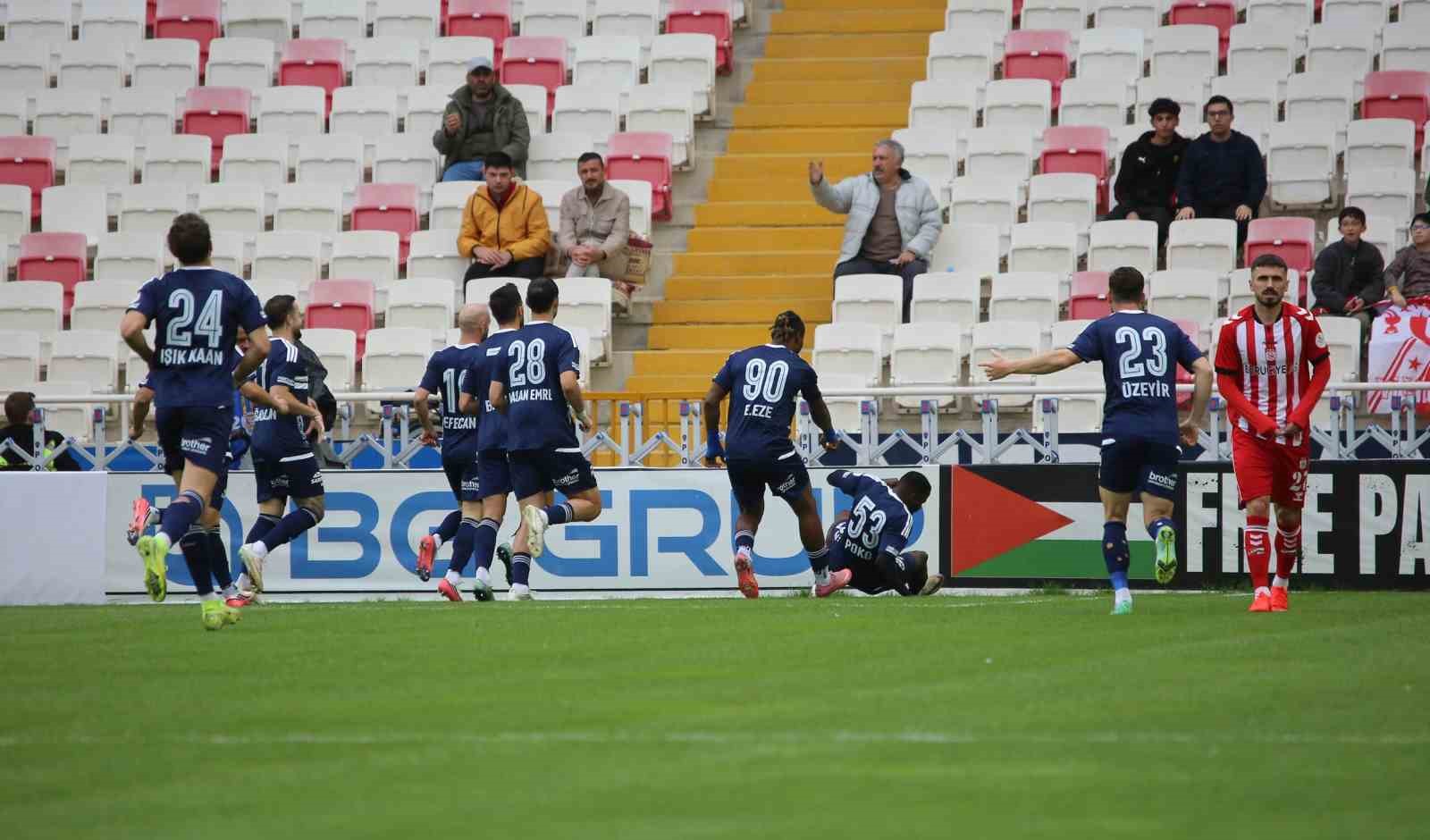 TRENDYOL 1. LİG'İN 11. HAFTASINDA SİVASSPOR, EVİNDE KARŞILAŞTIĞI SARIYER İLE 1-1 BERABERE KALDI.