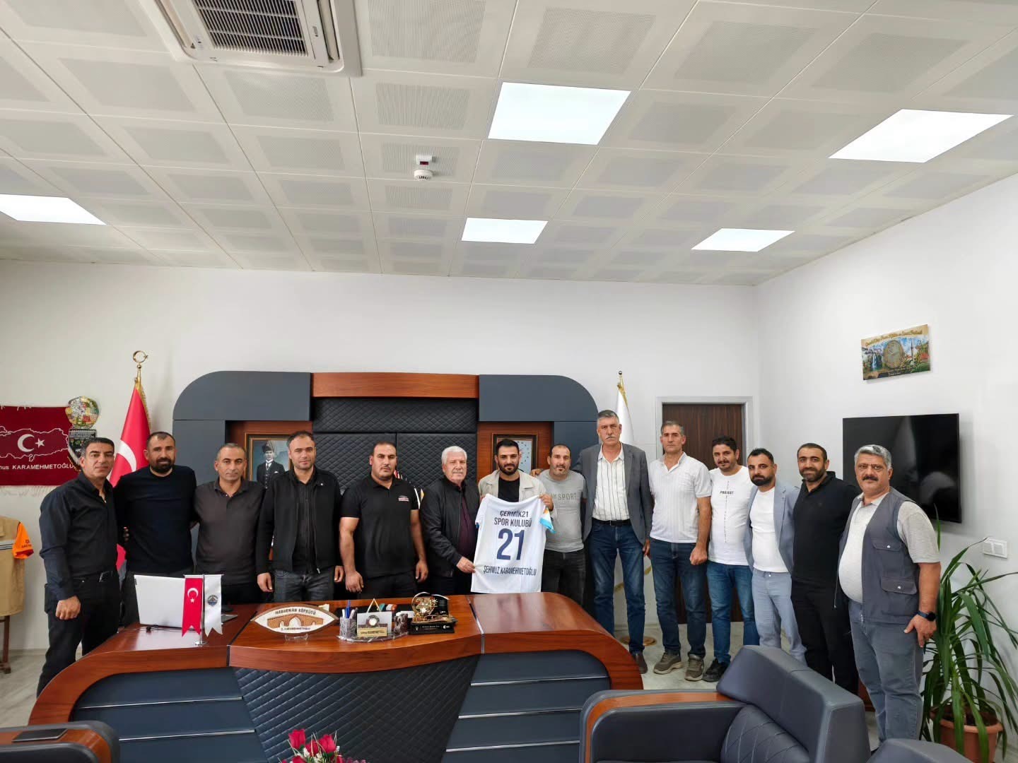 DİYARBAKIR’IN ÇERMİK İLÇE BELEDİYE BAŞKANI ŞEHMUS KARAMEHMETOĞLU, VATANDAŞLARLA BÜTÜNLEŞMEYE DEVAM EDİYOR.