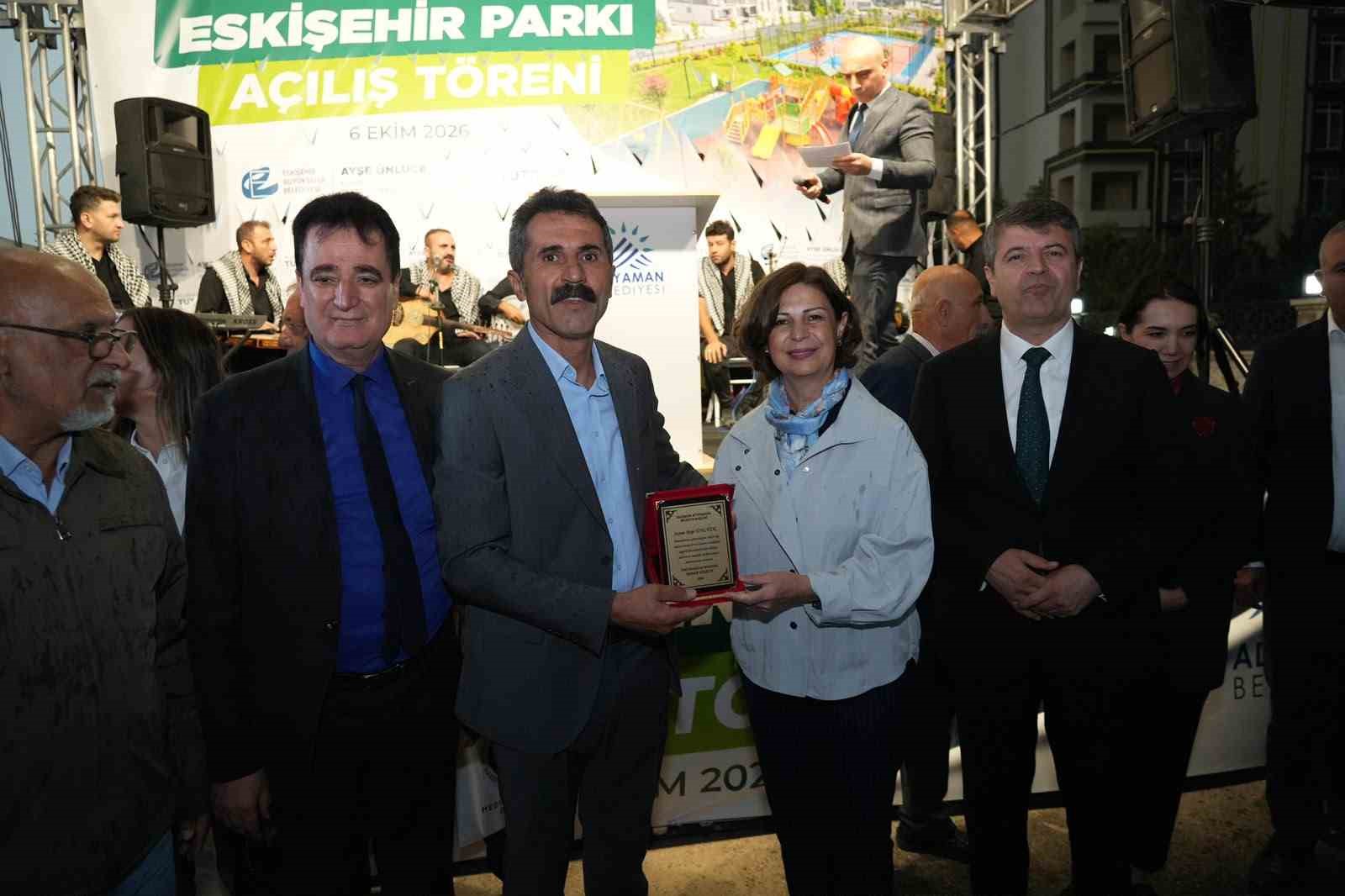 ESKİŞEHİR BÜYÜKŞEHİR BELEDİYESİ TARAFINDAN ADIYAMAN’DA YAPIMI TAMAMLANAN 15 BİN 200 METREKARELİK ESKİŞEHİR PARKI, DÜZENLENEN TÖRENLE HİZMETE AÇILDI.
