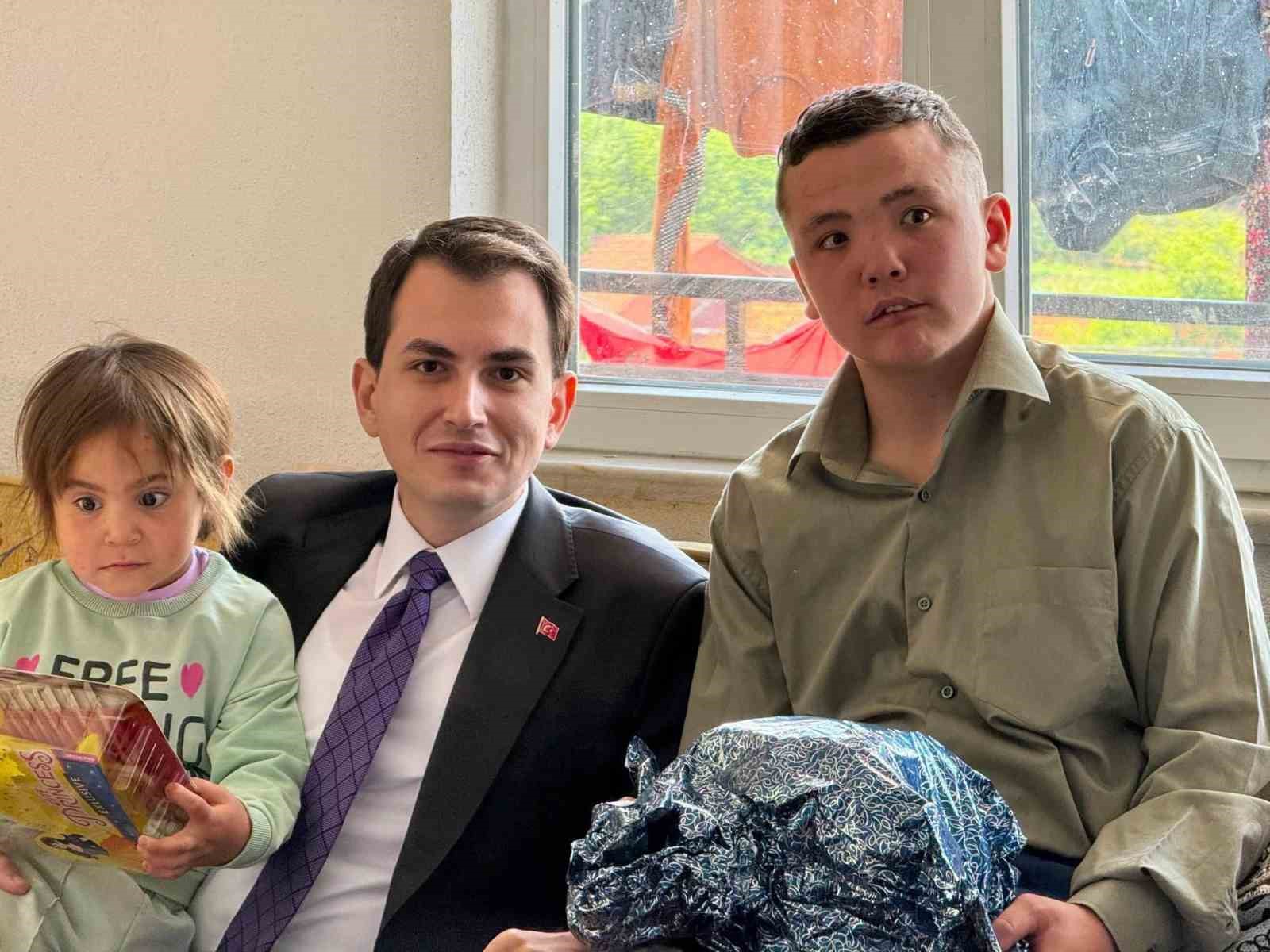 HİSARCIK KAYMAKAMI ATAM’DAN KURTDERE KÖYÜNDE AİLE ZİYARETİ