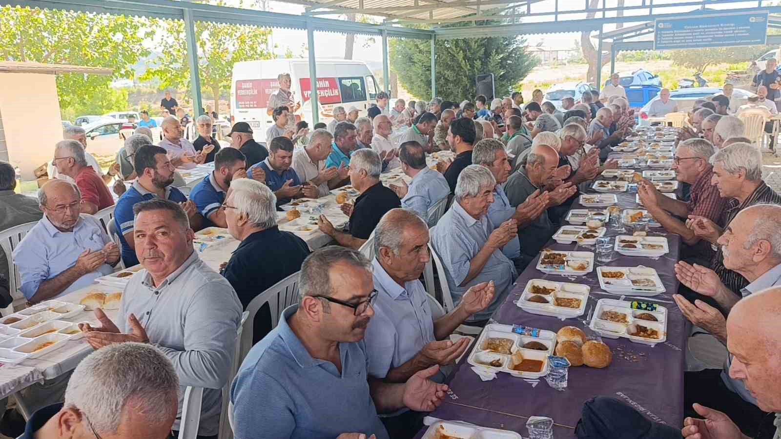 AÇILIŞIN ARDINDAN KATILIMCILARA YEMEK İKRAMINDA BULUNULDU