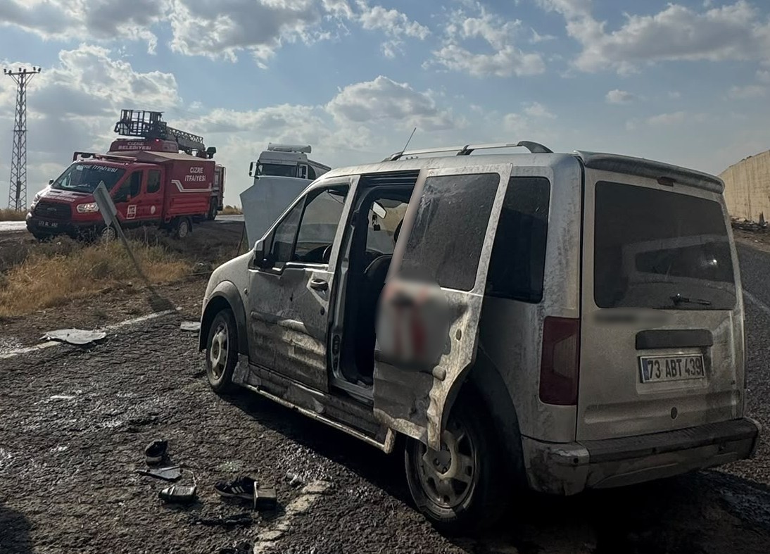 CİZRE’DE SÜRÜCÜSÜNÜN DİREKSİYON HAKİMİYETİNİ KAYBETTİĞİ KAMYONETİN TAKLA ATMASI SONUCU MEYDANA GELEN TRAFİK KAZASINDA AYNI AİLEDEN 2’Sİ ÇOCUK TOPLAM 6 KİŞİ YARALANDI.