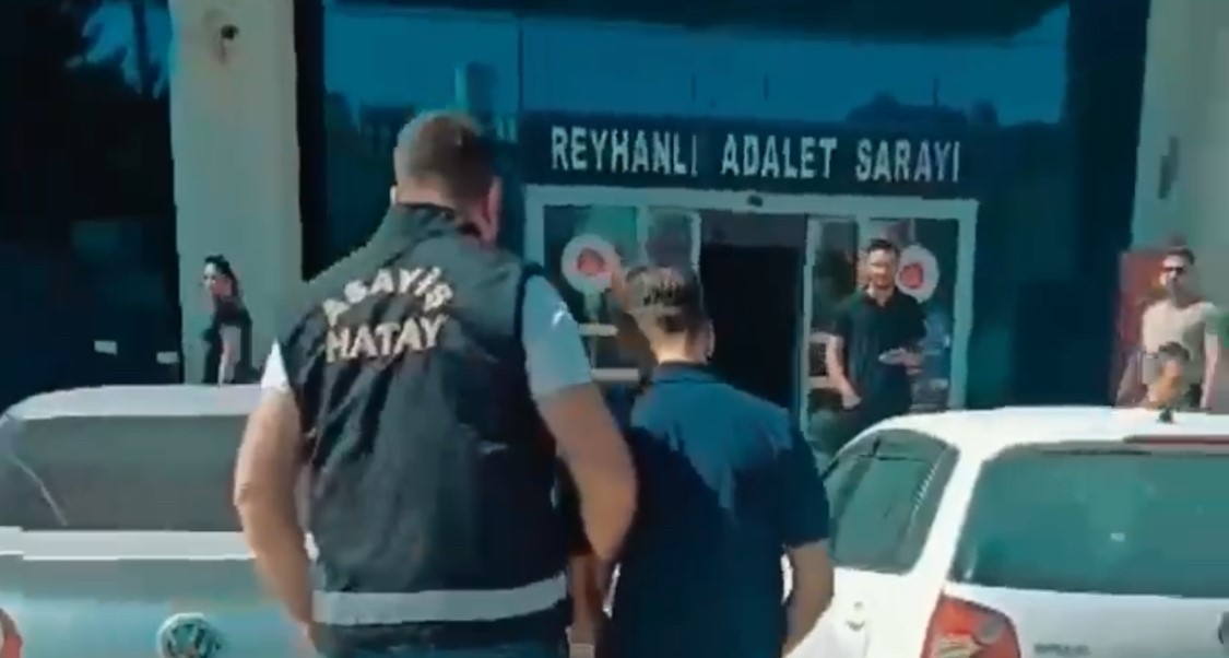 HATAY EMNİYET MÜDÜRLÜĞÜ EKİPLERİ, İL GENELİNDE ARANAN ŞAHISLARIN YAKALANMASINA YÖNELİK ÇALIŞMA GERÇEKLEŞTİRDİ.