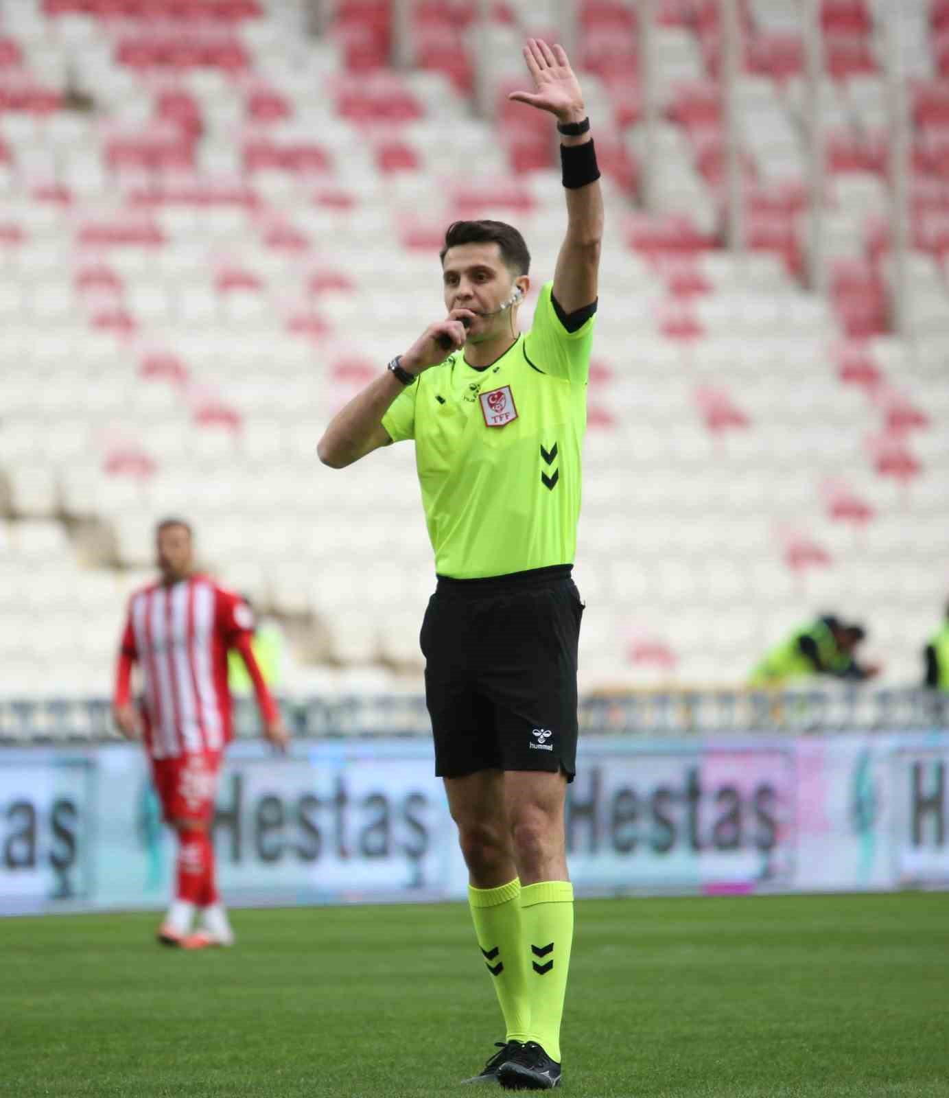 TRENDYOL 1. LİG'İN 11. HAFTASINDA SİVASSPOR, EVİNDE KARŞILAŞTIĞI SARIYER İLE 1-1 BERABERE KALDI.