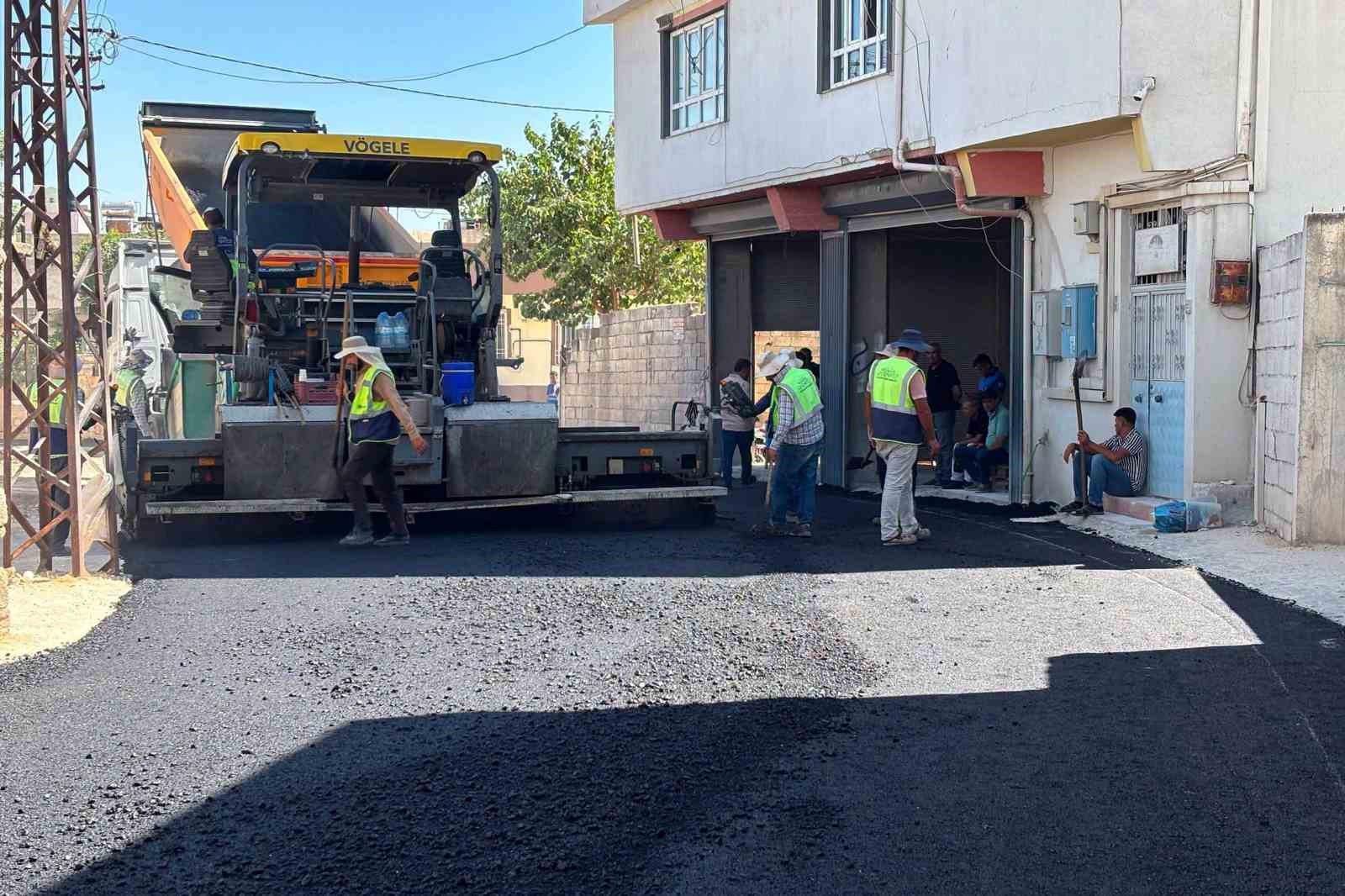 ARABAN’DA SICAK ASFALT ÇALIŞMALARINI SÜRDÜRÜYOR