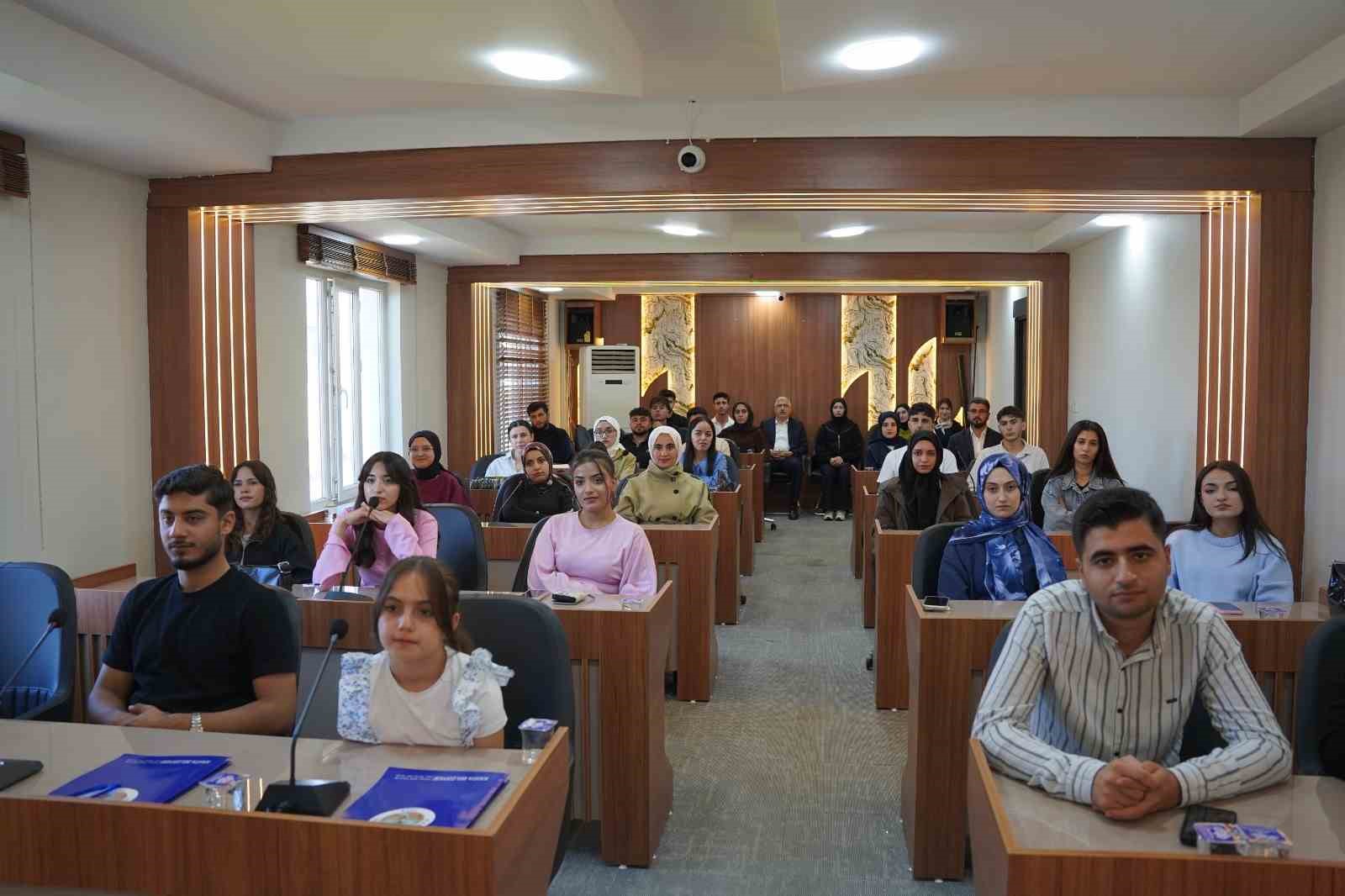 KAHTA BELEDİYESİ GENÇLİK MECLİSİ'NDEN ANLAMLI BULUŞMA