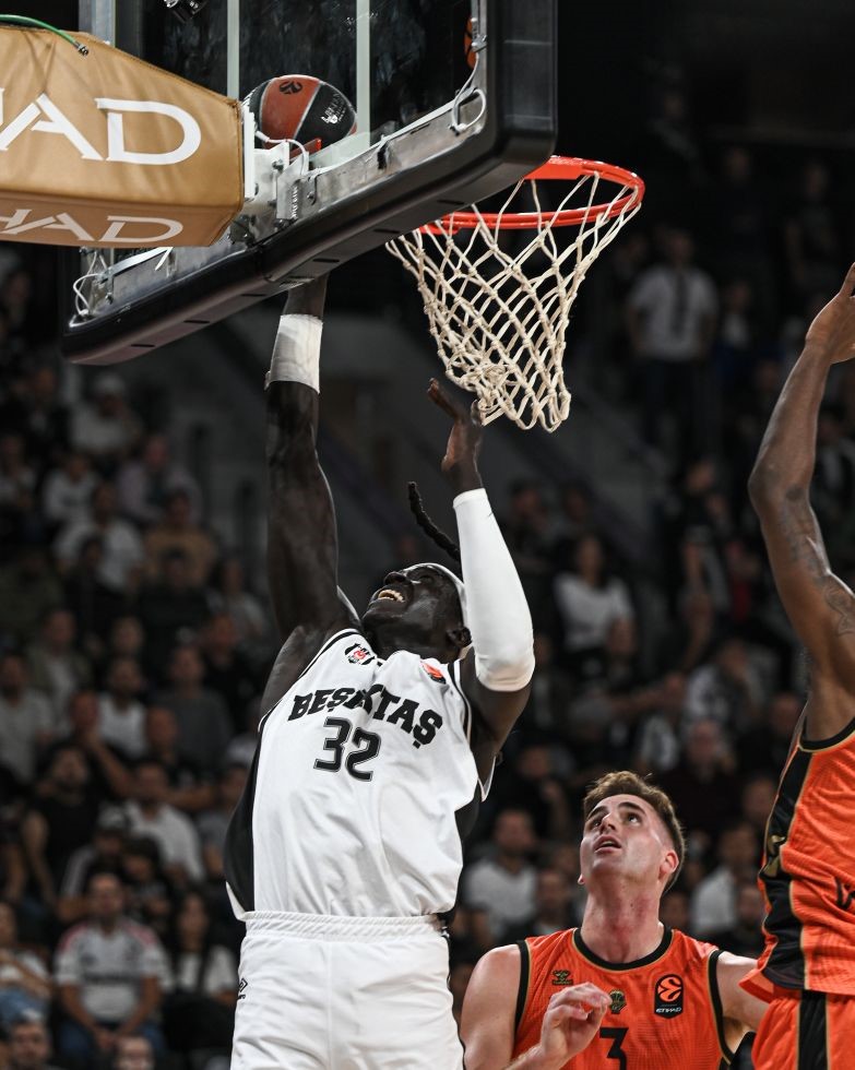 BEŞİKTAŞ, EUROLEAGUE'İN İLK HAFTASINDA SAHASINDA İSPANYOL EKİBİ VALENCİA BASKET'E 96-94 MAĞLUP OLDU.