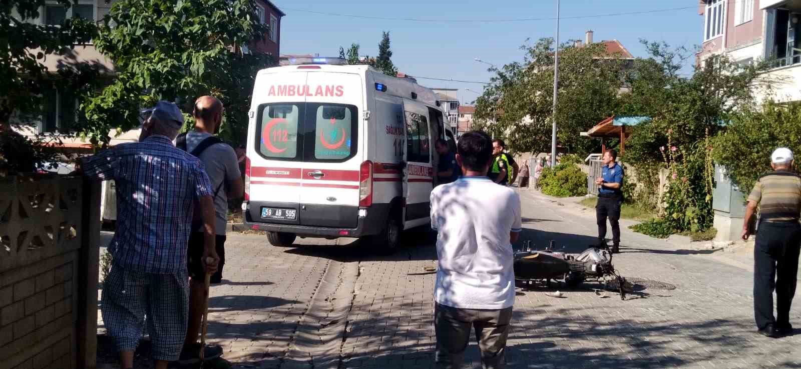 MOTOSİKLET İLE OTOMOBİL ÇARPIŞTI.