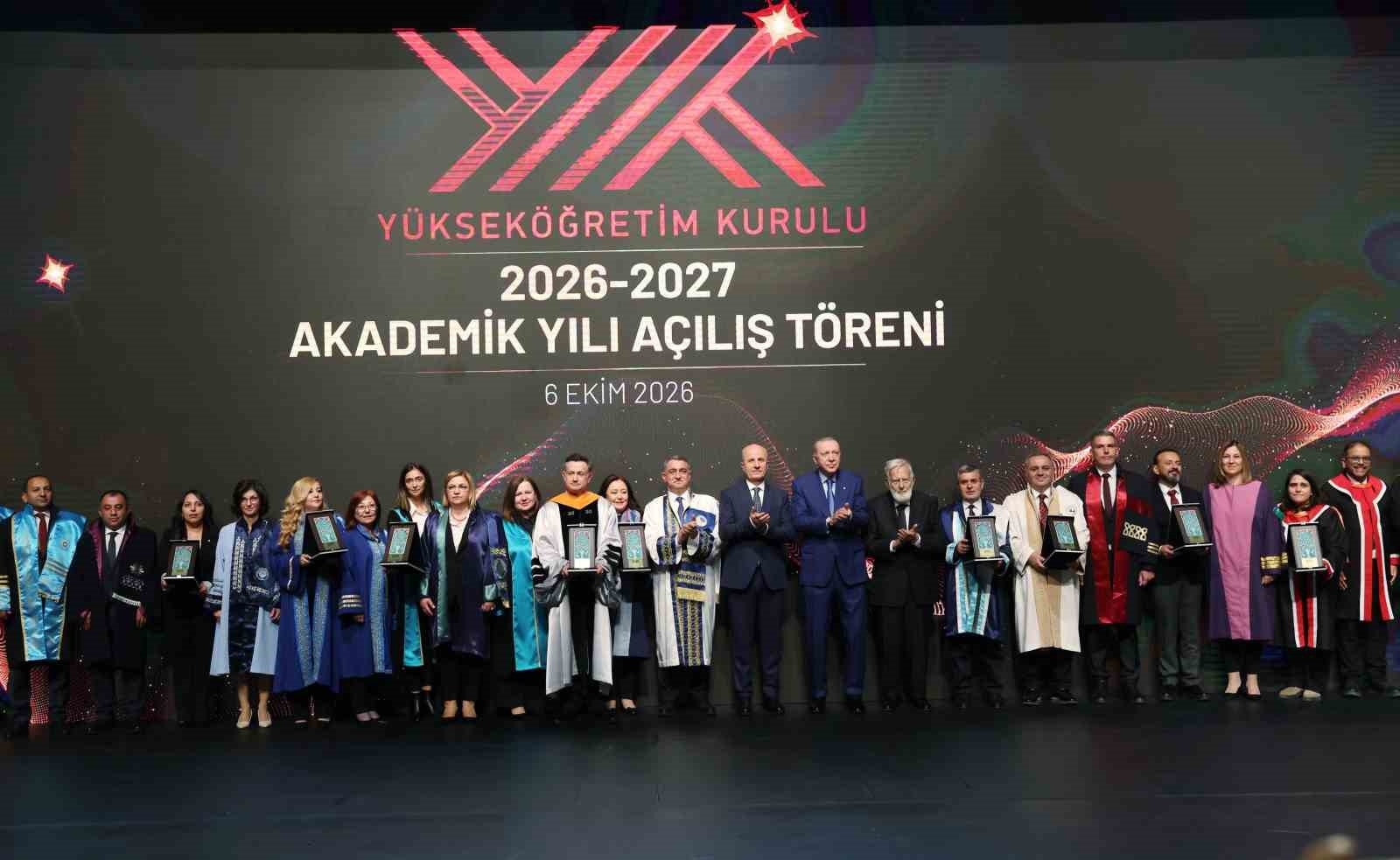 YÜKSEKÖĞRETİM KURULU (YÖK) BAŞKANI EROL ÖZVAR, "TÜRK YÜKSEKÖĞRETİMİ, SON 24 YILDA HEM KAPASİTE HEM DE NİTELİK BAKIMINDAN BÜYÜK BİR GELİŞME GÖSTERMİŞTİR. HER İLİMİZDE EN AZ BİR ÜNİVERSİTENİN FAALİYETE GEÇMESİYLE YÜKSEKÖĞRETİME ERİŞİM ÜLKE SATHINA YAYILMIŞTIR" DEDİ.