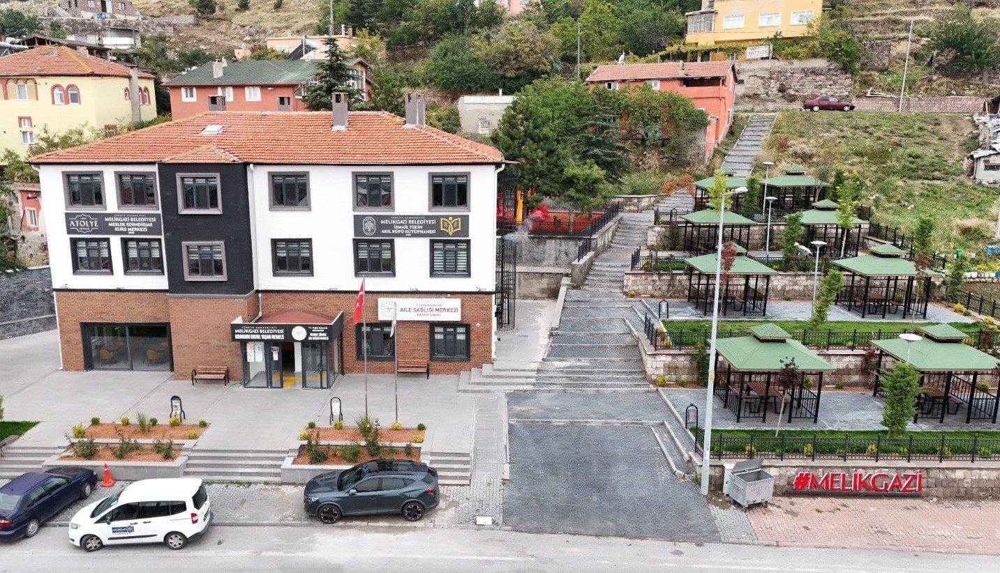 MELİKGAZİ BELEDİYESİ, İLÇEYE DEĞER KATAN İKİ ÖNEMLİ PROJENİN TANITIM VE AÇILIŞINI VATANDAŞLARIN KATILIMIYLA GERÇEKLEŞTİRECEK.