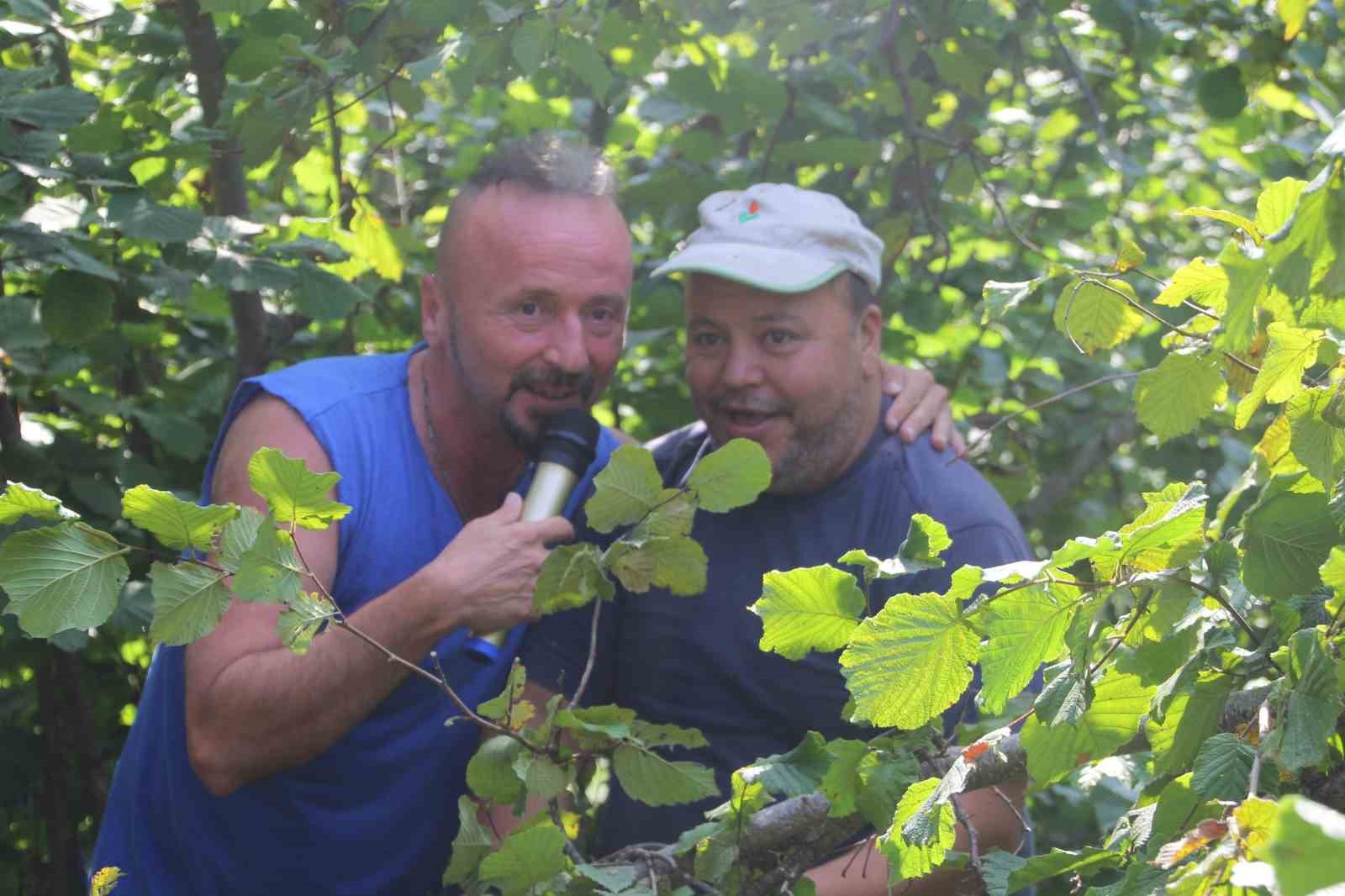 İŞÇİLER DE KONSERE EŞLİK ETTİ.