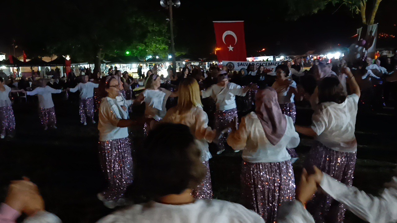 KÖYLÜ KADINLARDAN UNUTULMAZ ŞALVAR GECESİ