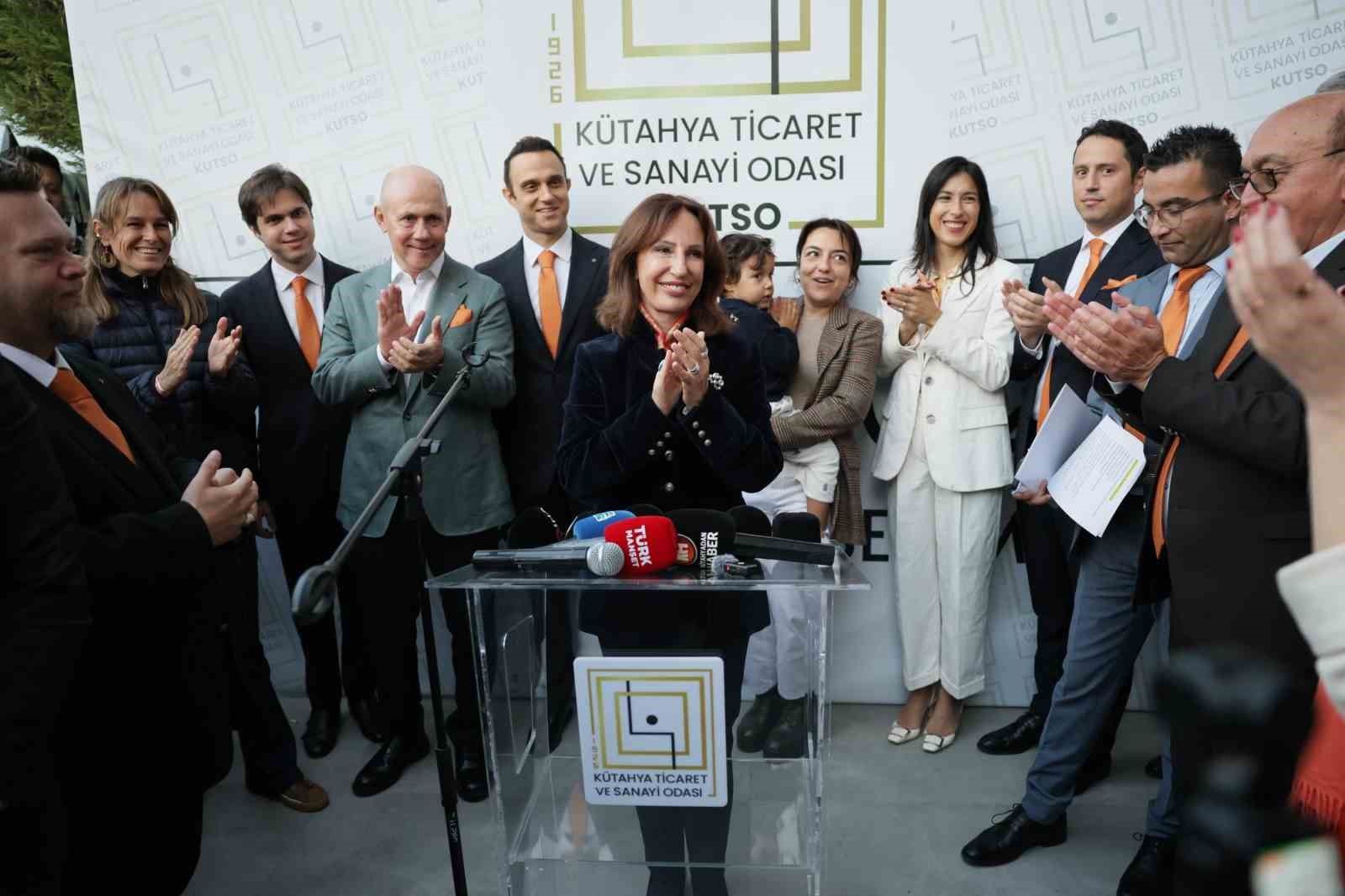 ESİN GÜRAL ARGAT