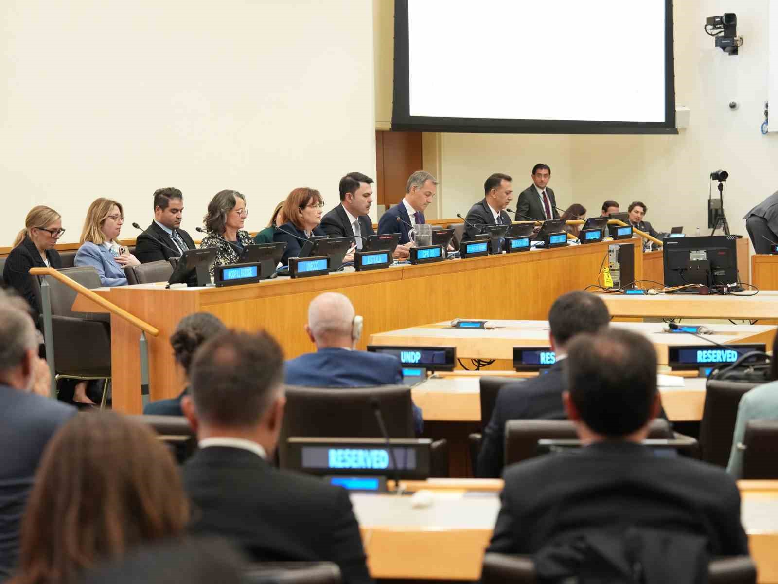 COP31 BAŞKANI VE ÇEVRE, ŞEHİRCİLİK VE İKLİM DEĞİŞİKLİĞİ BAKANI MURAT KURUM, NEW YORK’TA BİRLEŞMİŞ MİLLETLER KALKINMA PROGRAMI (UNDP) İLE BİRLİKTE DÜZENLENEN PROGRAMDA İKLİM UYGULAMA KÖPRÜSÜ’NÜN (BRIDGE) İLK GRUP PİLOT ÜLKELERİNİN ETİYOPYA, FİJİ, ENDONEZYA, PAKİSTAN VE ÖZBEKİSTAN OLACAĞINI AÇIKLADI.