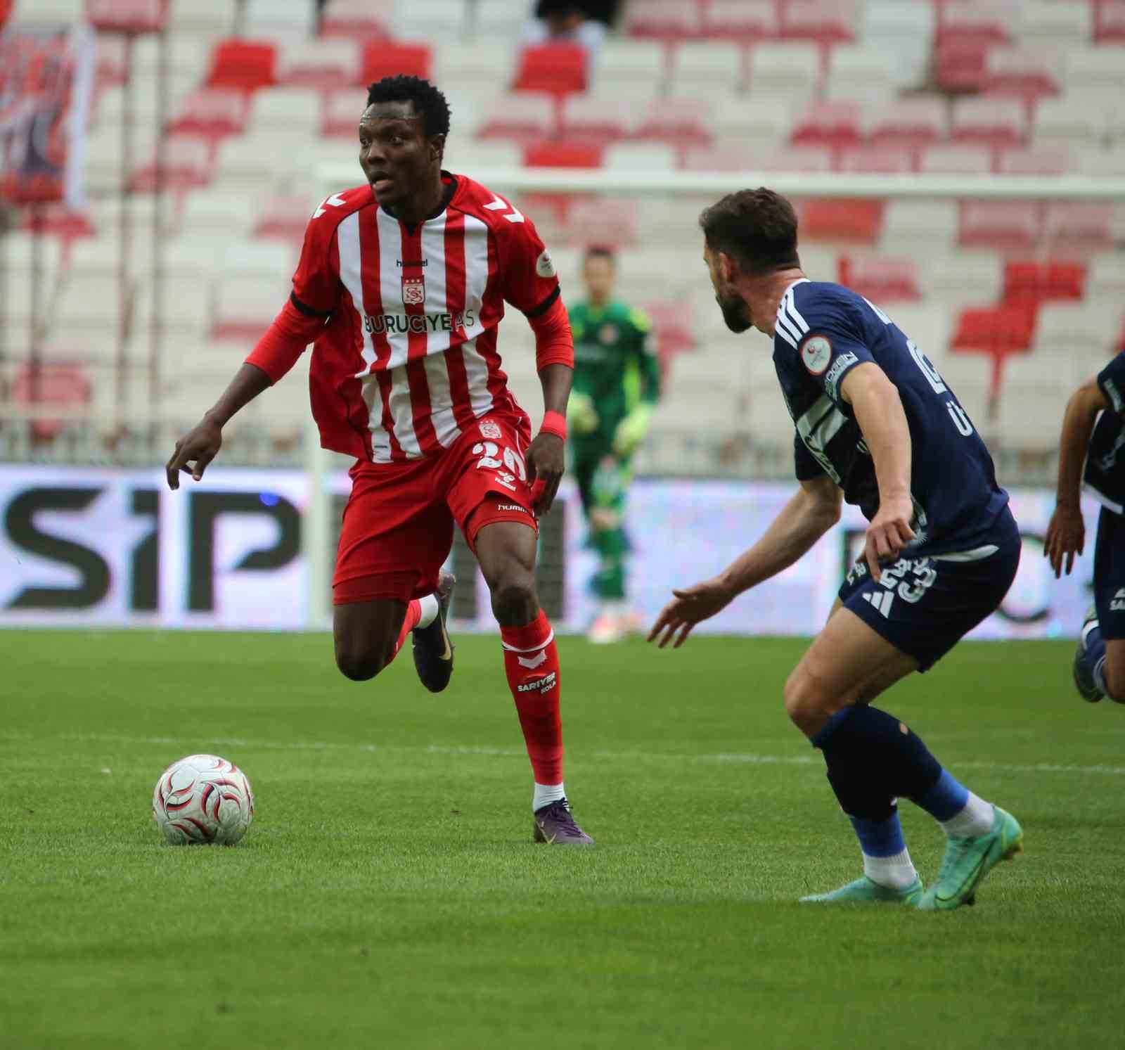 TRENDYOL 1. LİG'İN 11. HAFTASINDA SİVASSPOR, EVİNDE KARŞILAŞTIĞI SARIYER İLE 1-1 BERABERE KALDI.