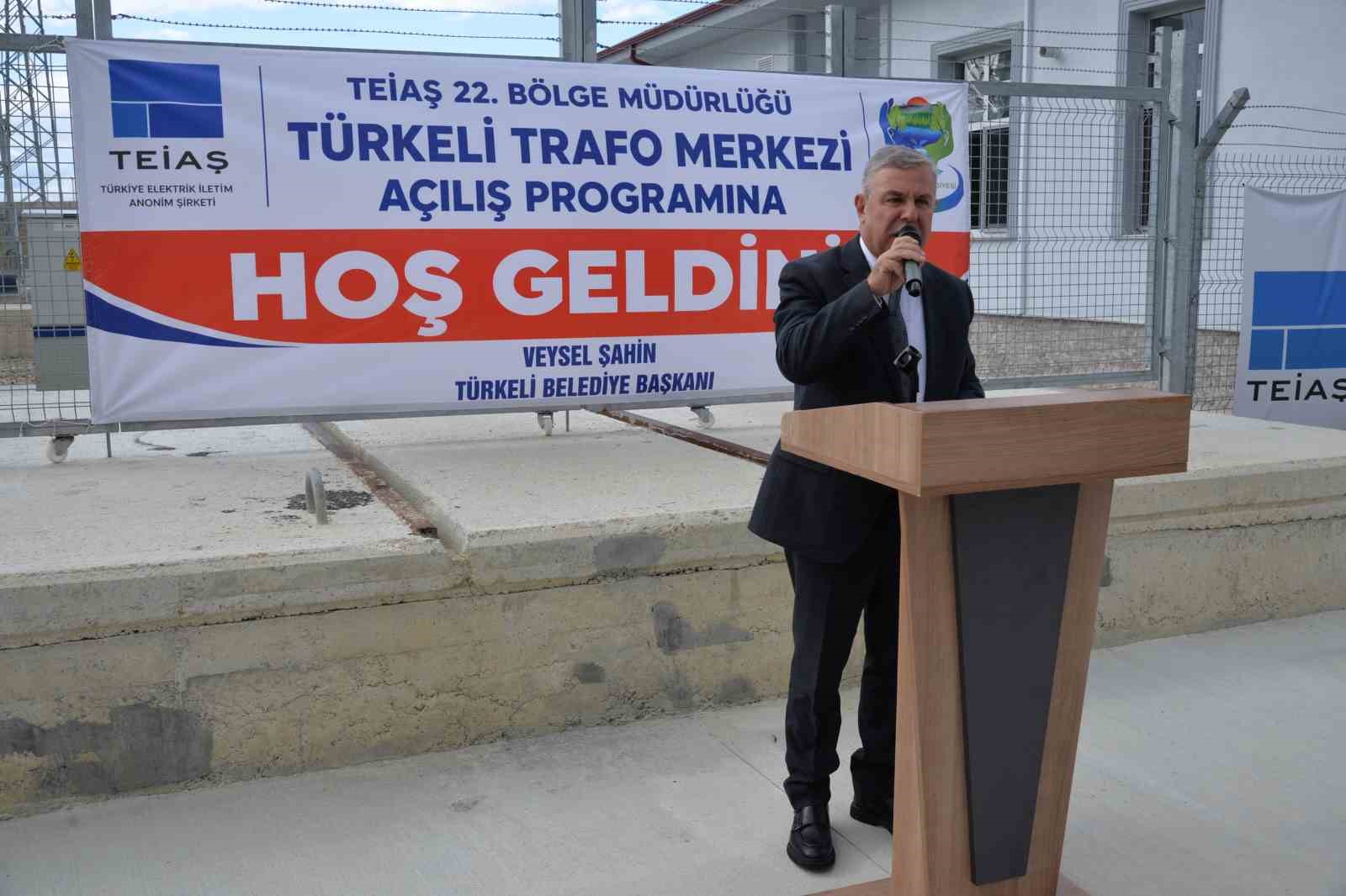 TÜRKELİ’DE TRANSFORMATÖR MERKEZİ HİZMETE AÇILDI SİNOP'UN TÜRKELİ İLÇESİNİN ELEKTRİK ALTYAPISINI GÜÇLENDİRECEK TÜRKELİ TRANSFORMATÖR MERKEZİ, DÜZENLENEN TÖRENLE HİZMETE AÇILDI. YAKLAŞIK 250 MİLYON LİRALIK YATIRIMLA HAYATA GEÇİRİLEN MERKEZLE BİRLİKTE İLÇENİN ELEKTRİĞİ DOĞRUDAN TÜRKELİ’DEKİ TRAFO MERKEZİNDEN SAĞLANACAK.